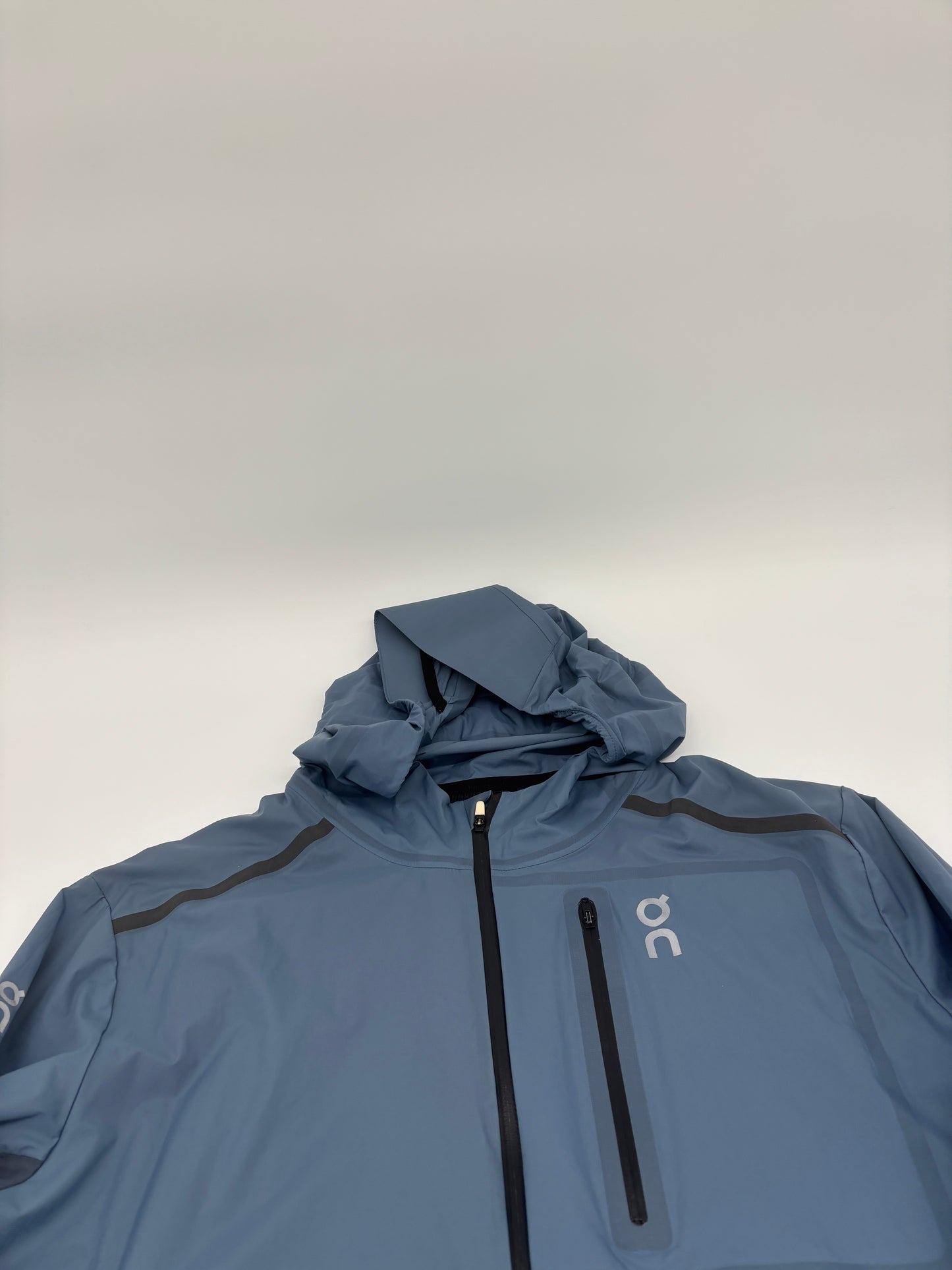 ON RUNNING JACKET