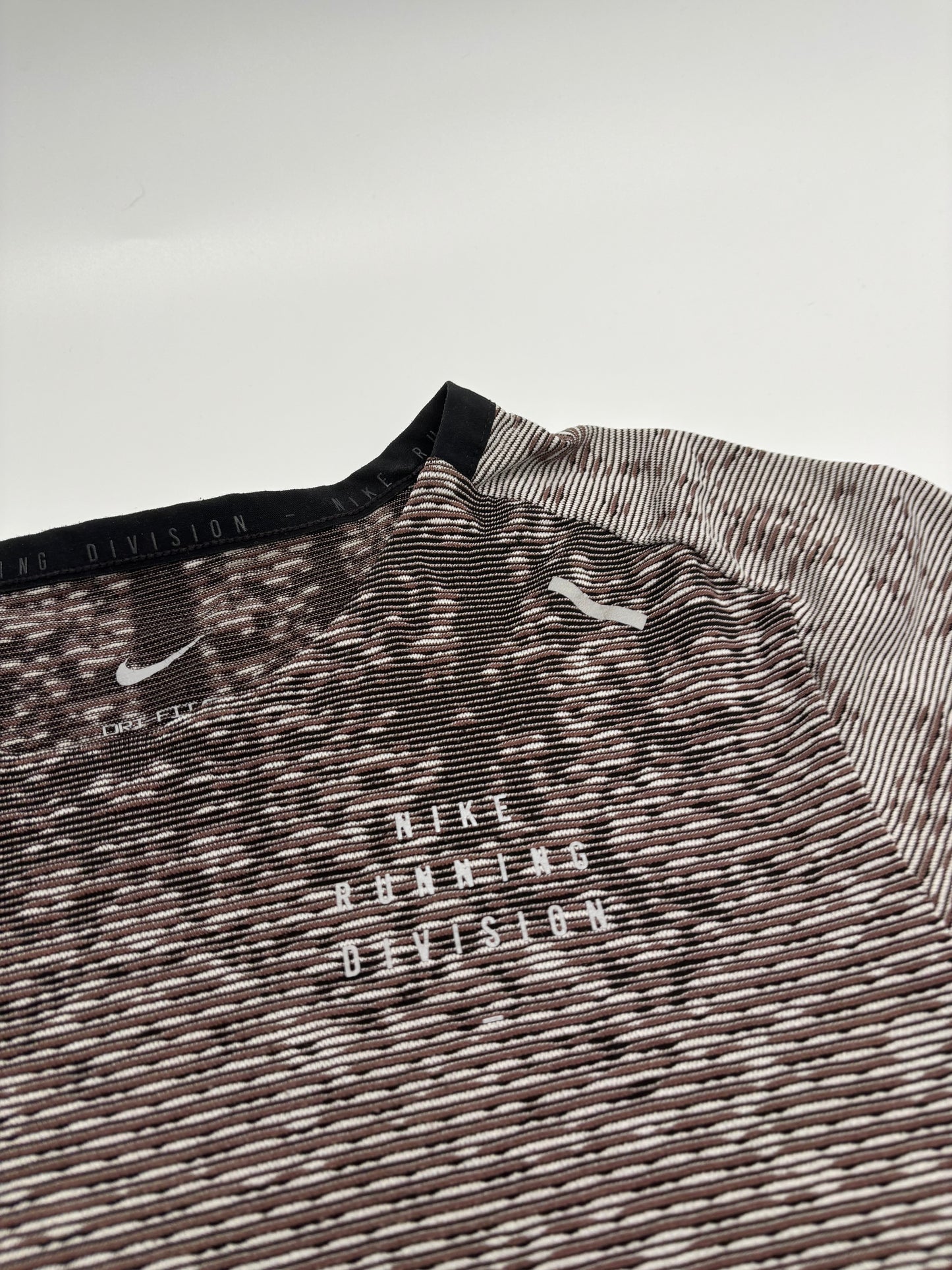 NIKE RUNNING DIVISION T-SHIRT
