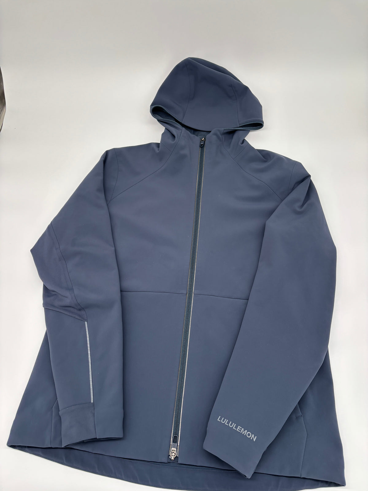 LULULEMON CROSS CHILL CITY JACKET