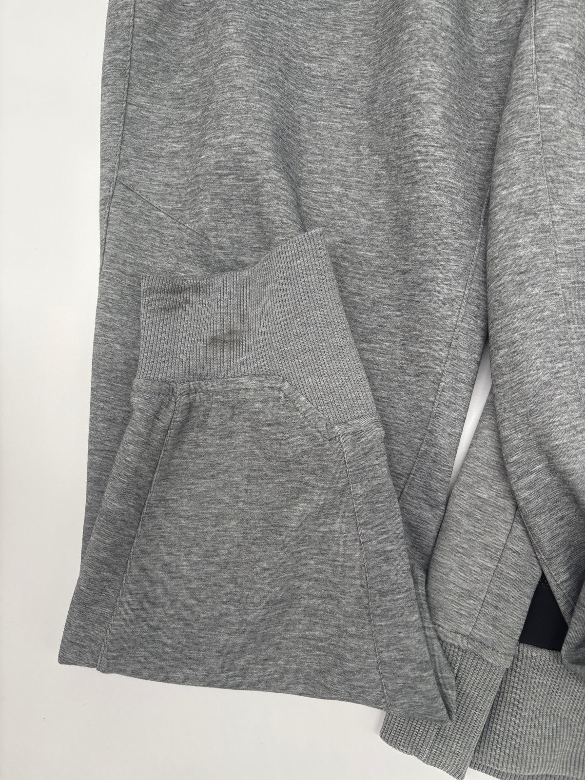 ON RUNNING TRACKSUIT