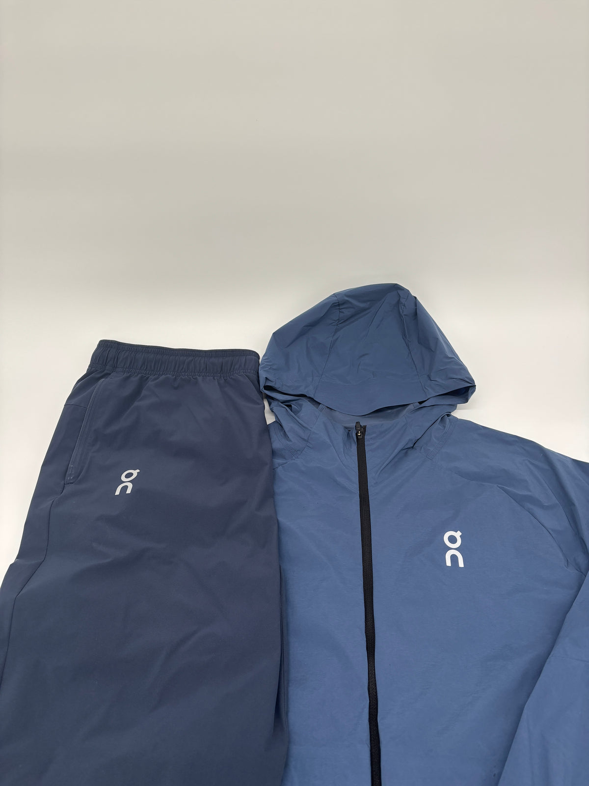 ON RUNNING TRACKSUIT