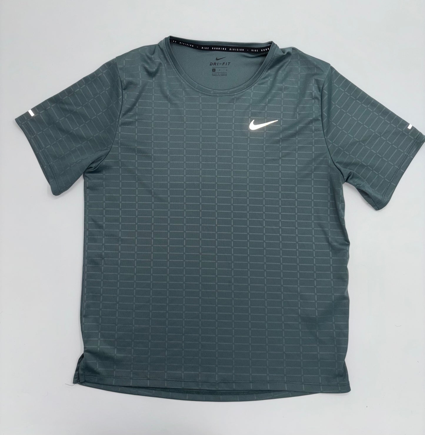 NIKE T-SHIRT