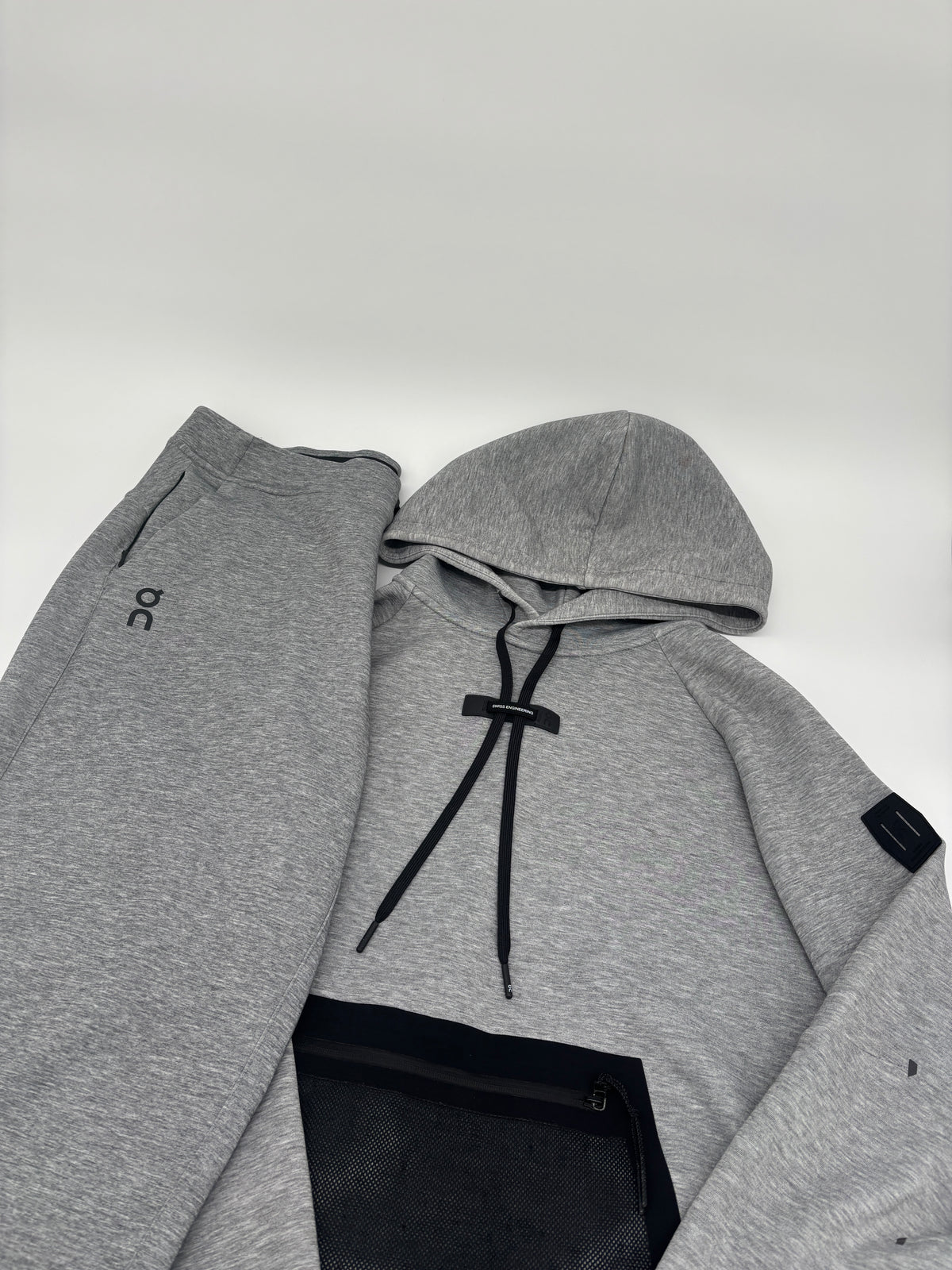 ON RUNNING TRACKSUIT