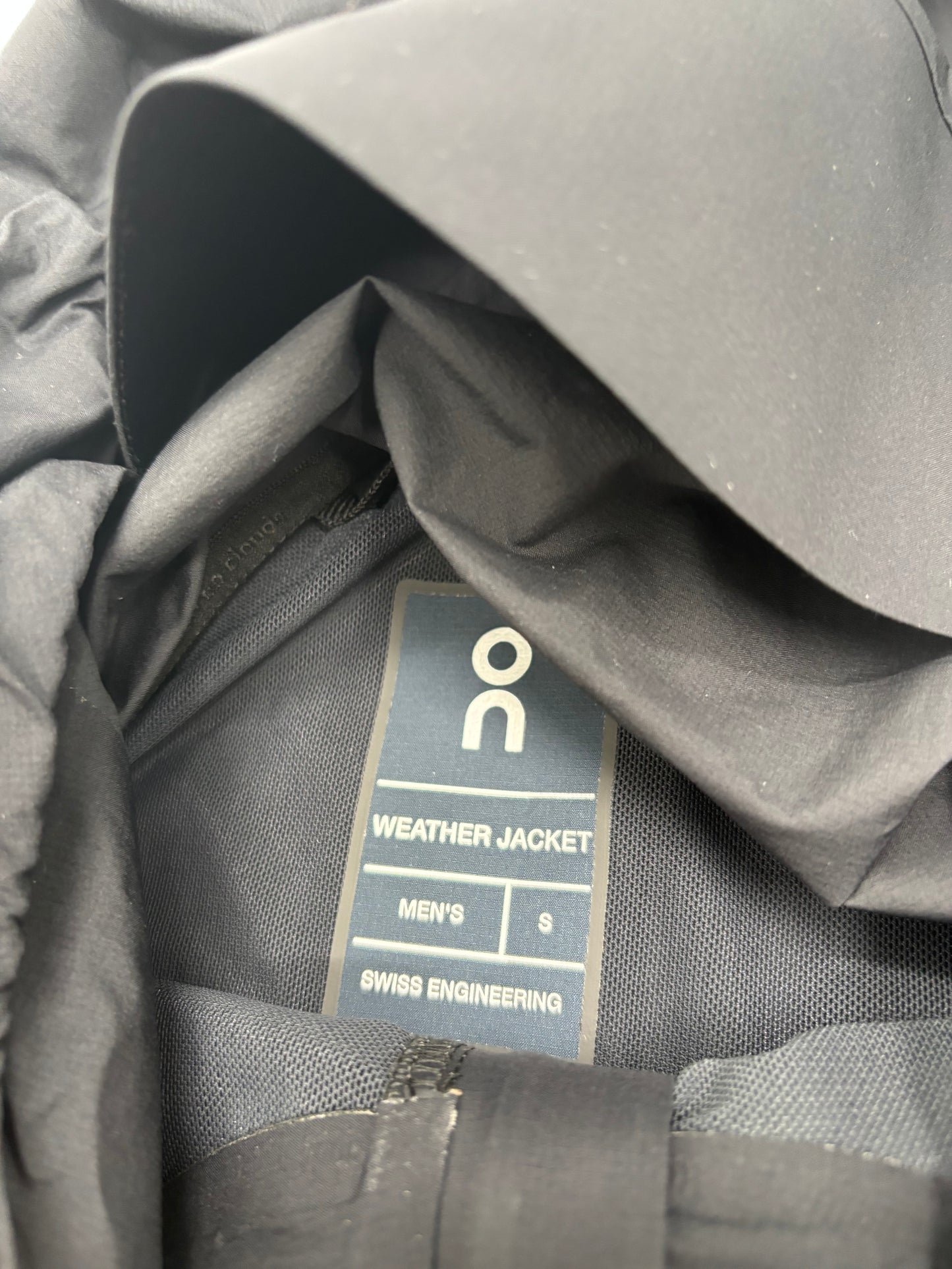 ON RUNNING TRACKSUIT