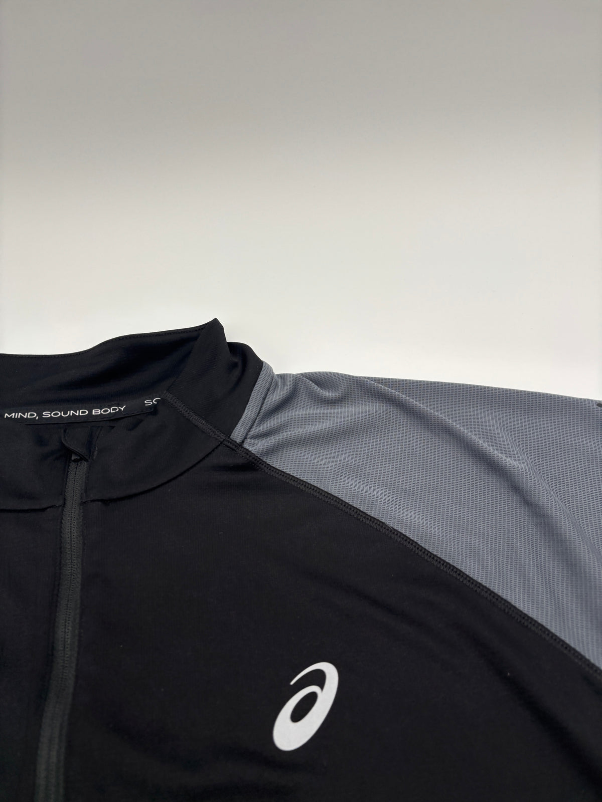 ASICS HALF ZIP