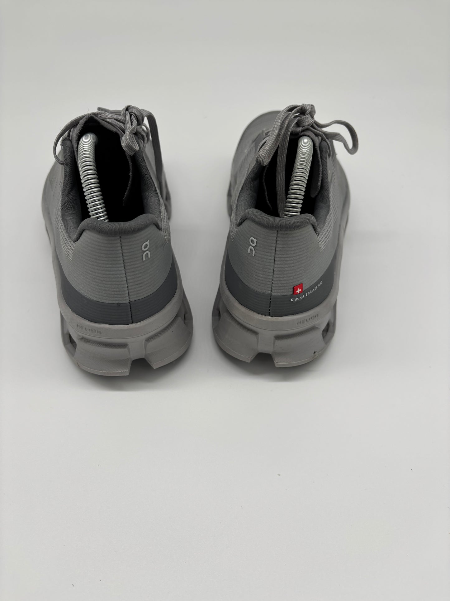 ON RUNNING TRAINERS
