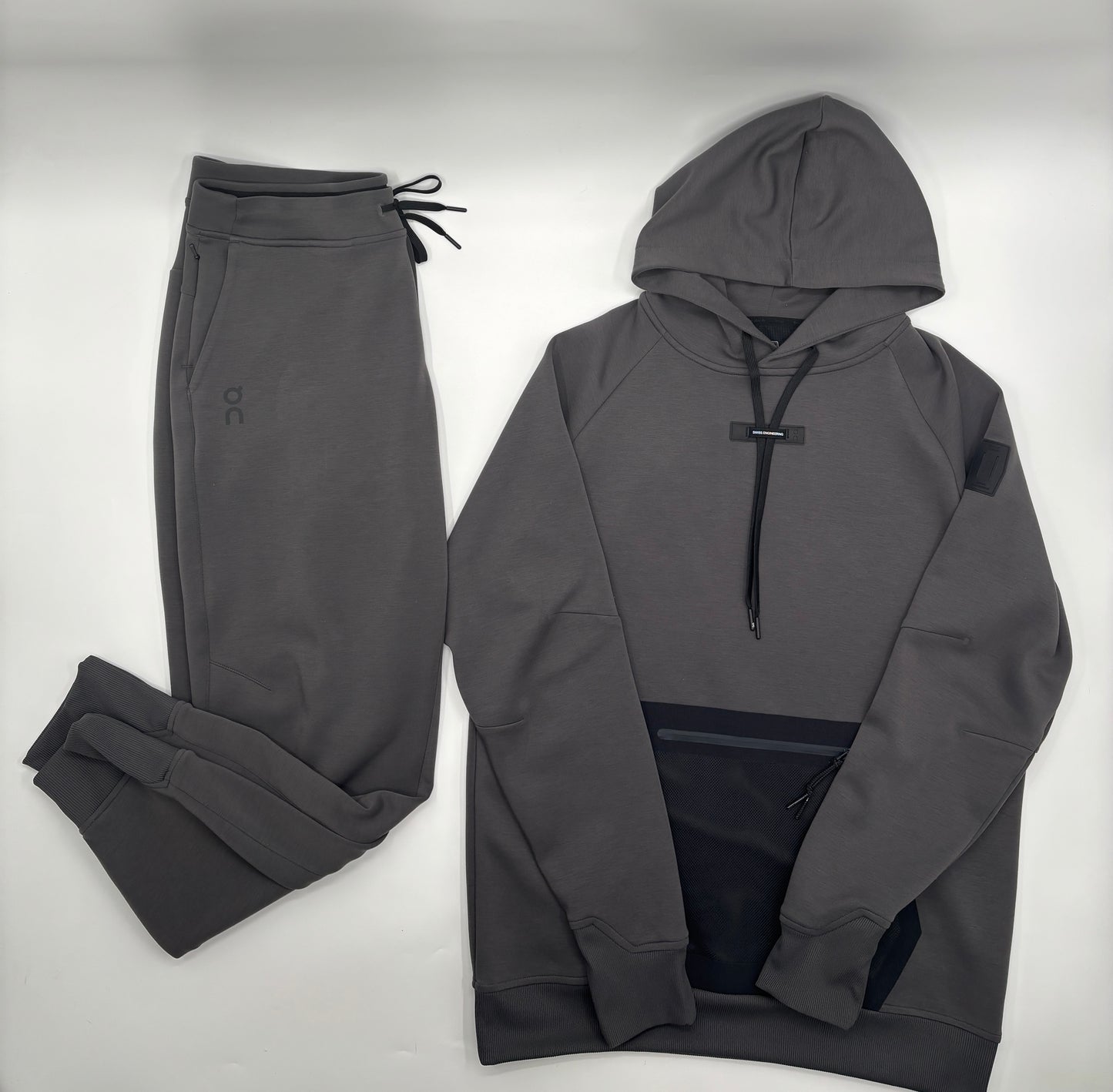 ON RUNNING TRACKSUIT