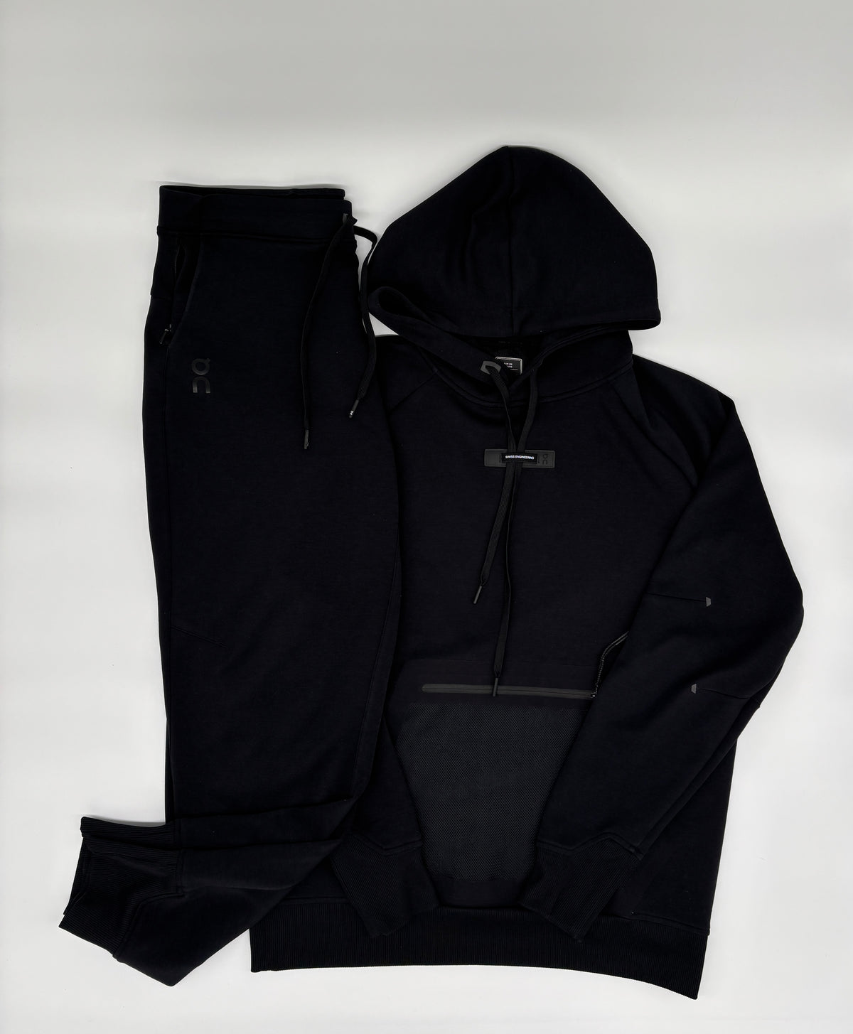 ON RUNNING TRACKSUIT