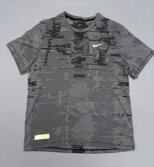 NIKE T-SHIRT