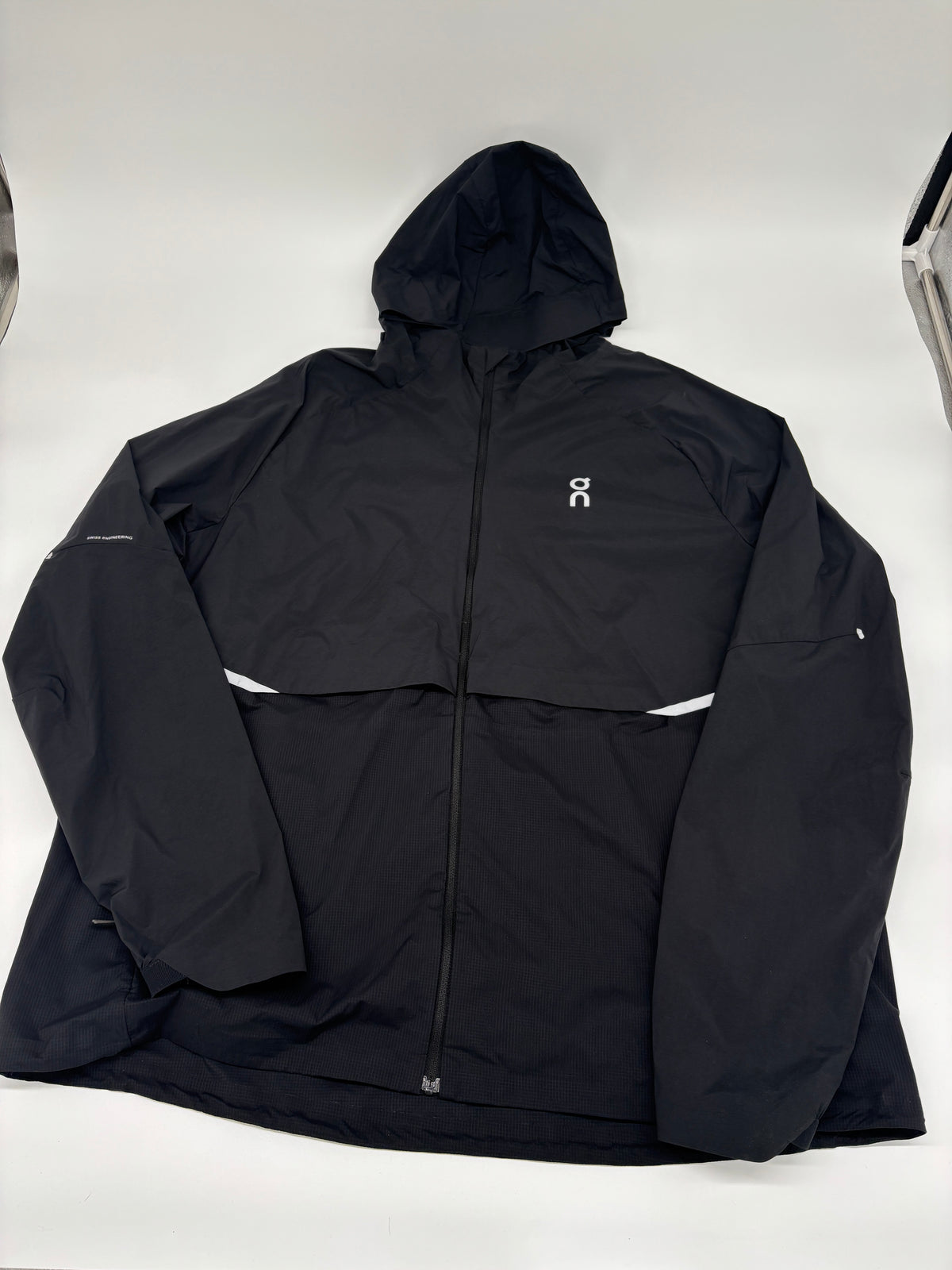ON RUNNING JACKET