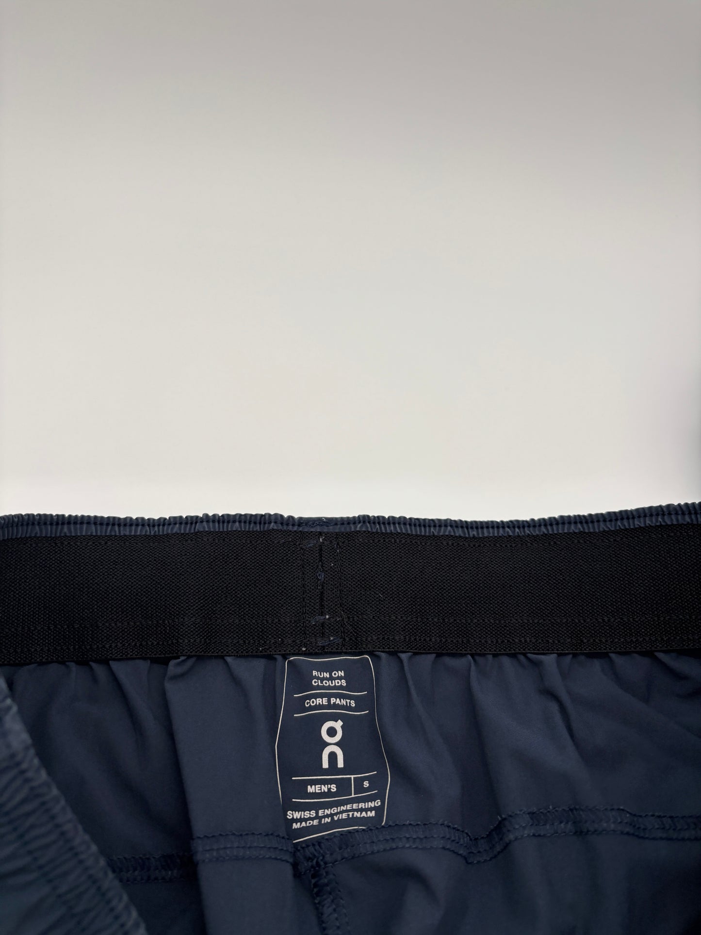 ON RUNNING TRACKSUIT