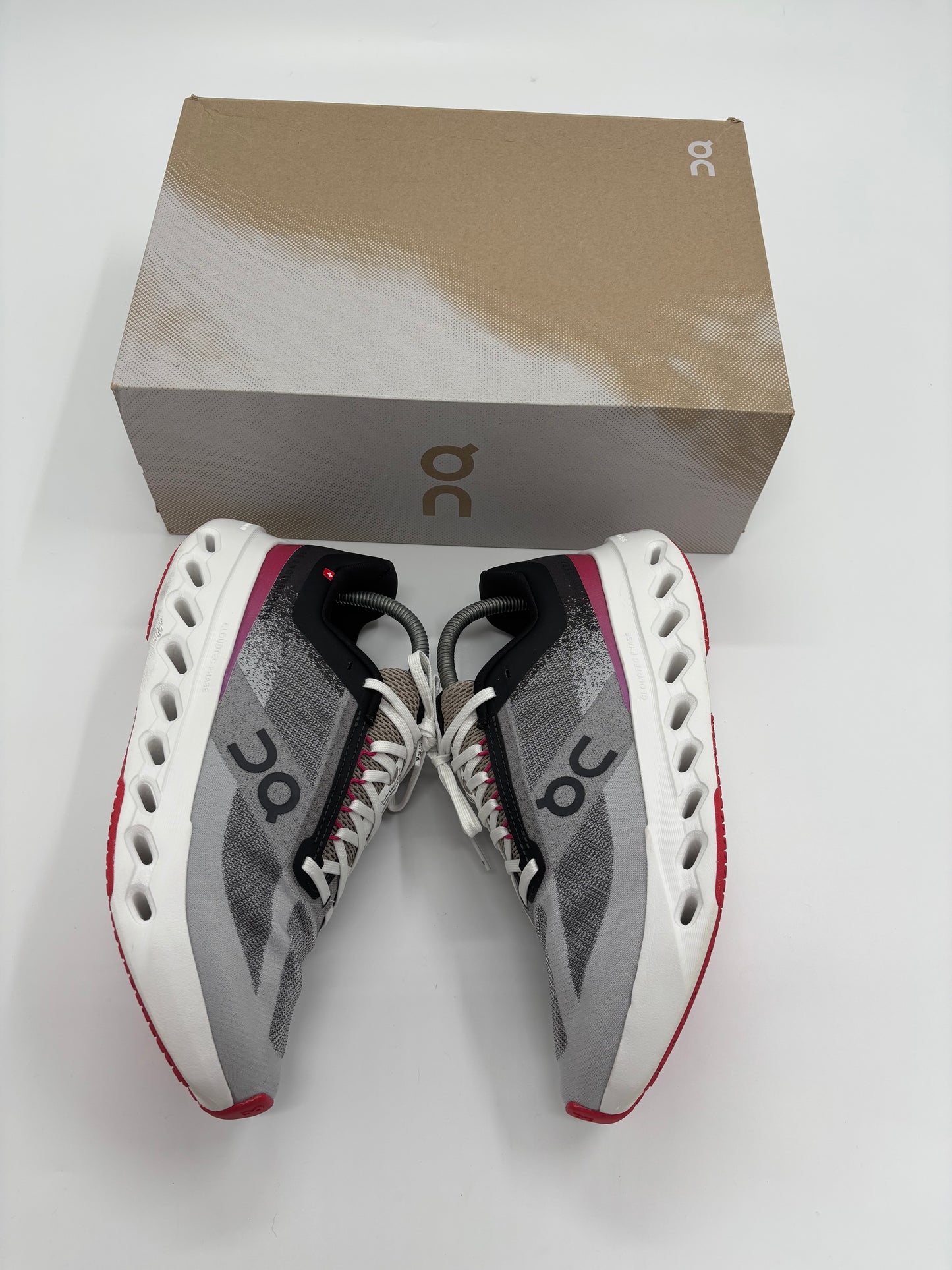 ON CLOUDSURFER TRAINERS
