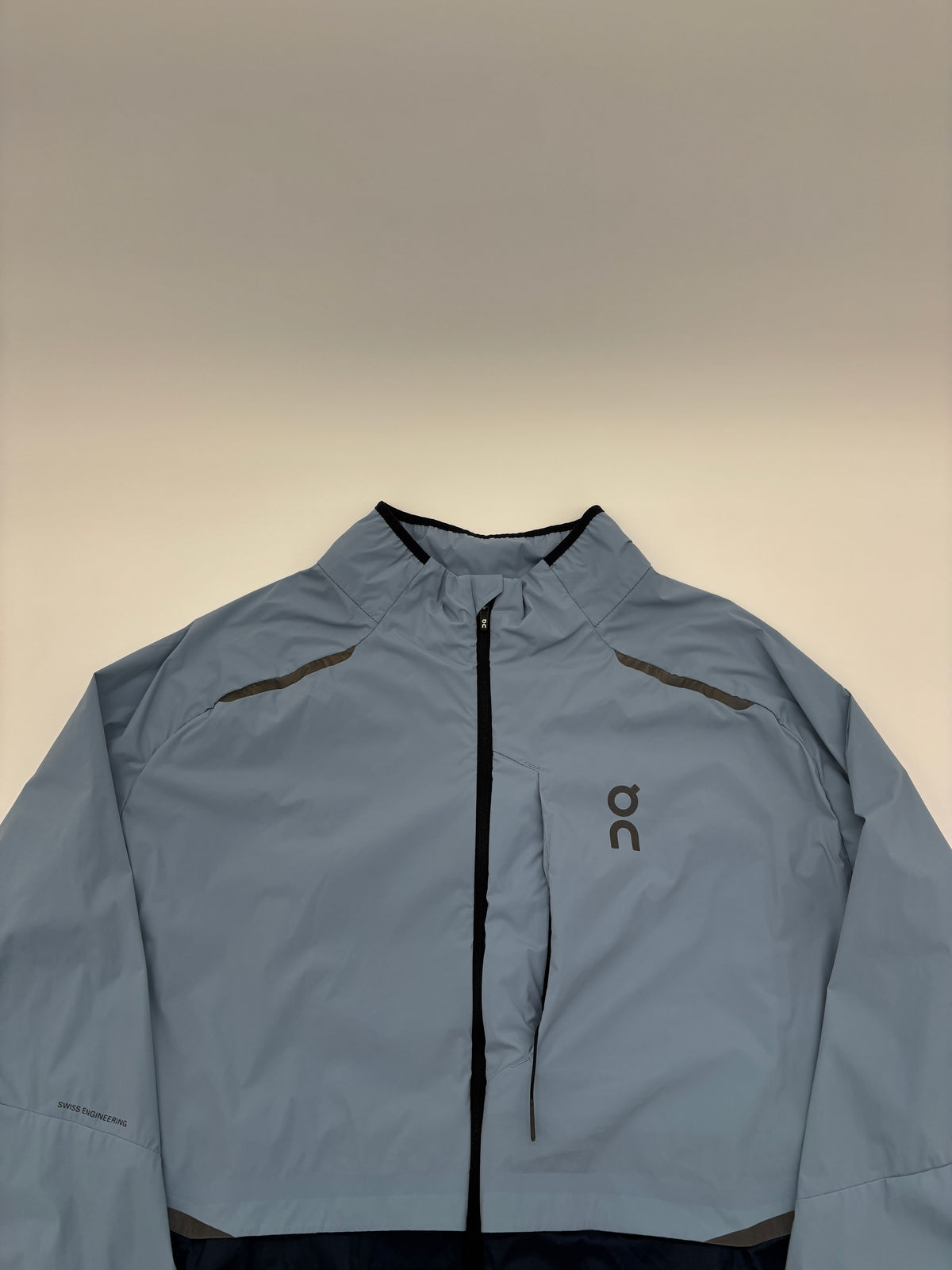 ON RUNNING JACKET