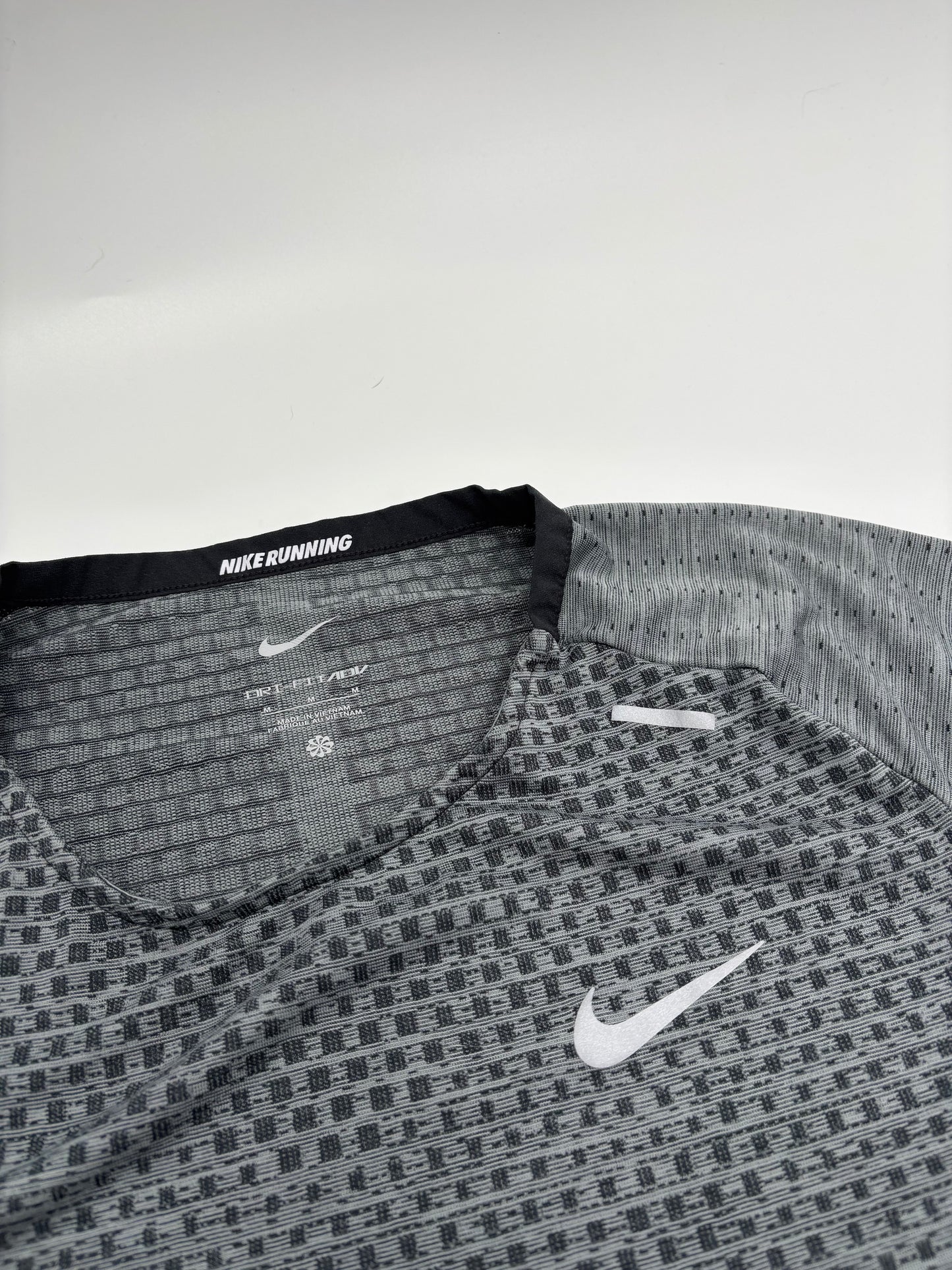 NIKE T-SHIRT
