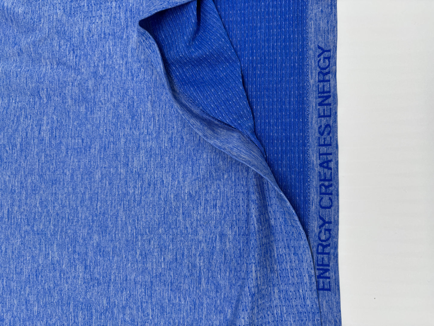 LULULEMON T-SHIRT