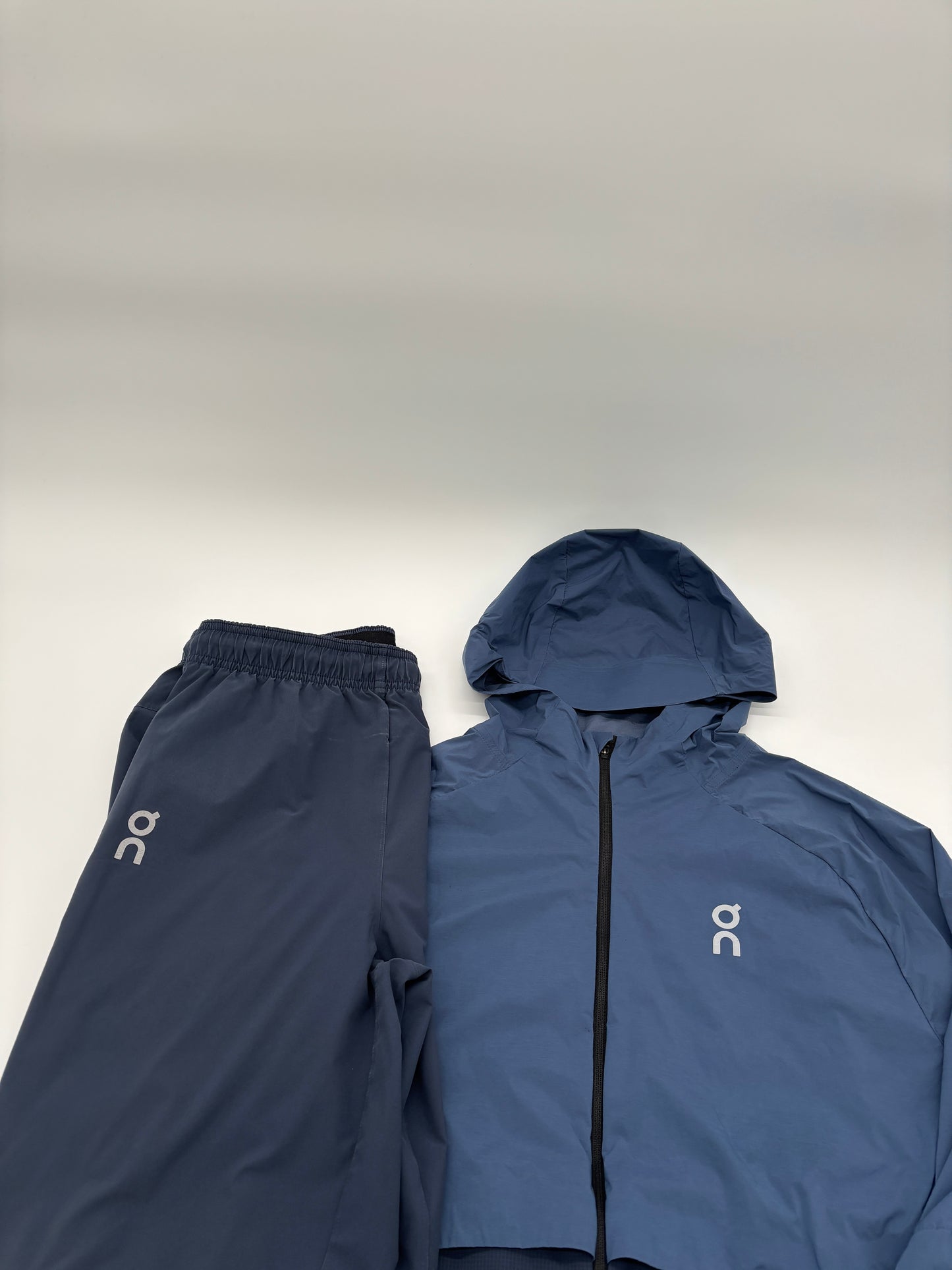 ON RUNNING TRACKSUIT