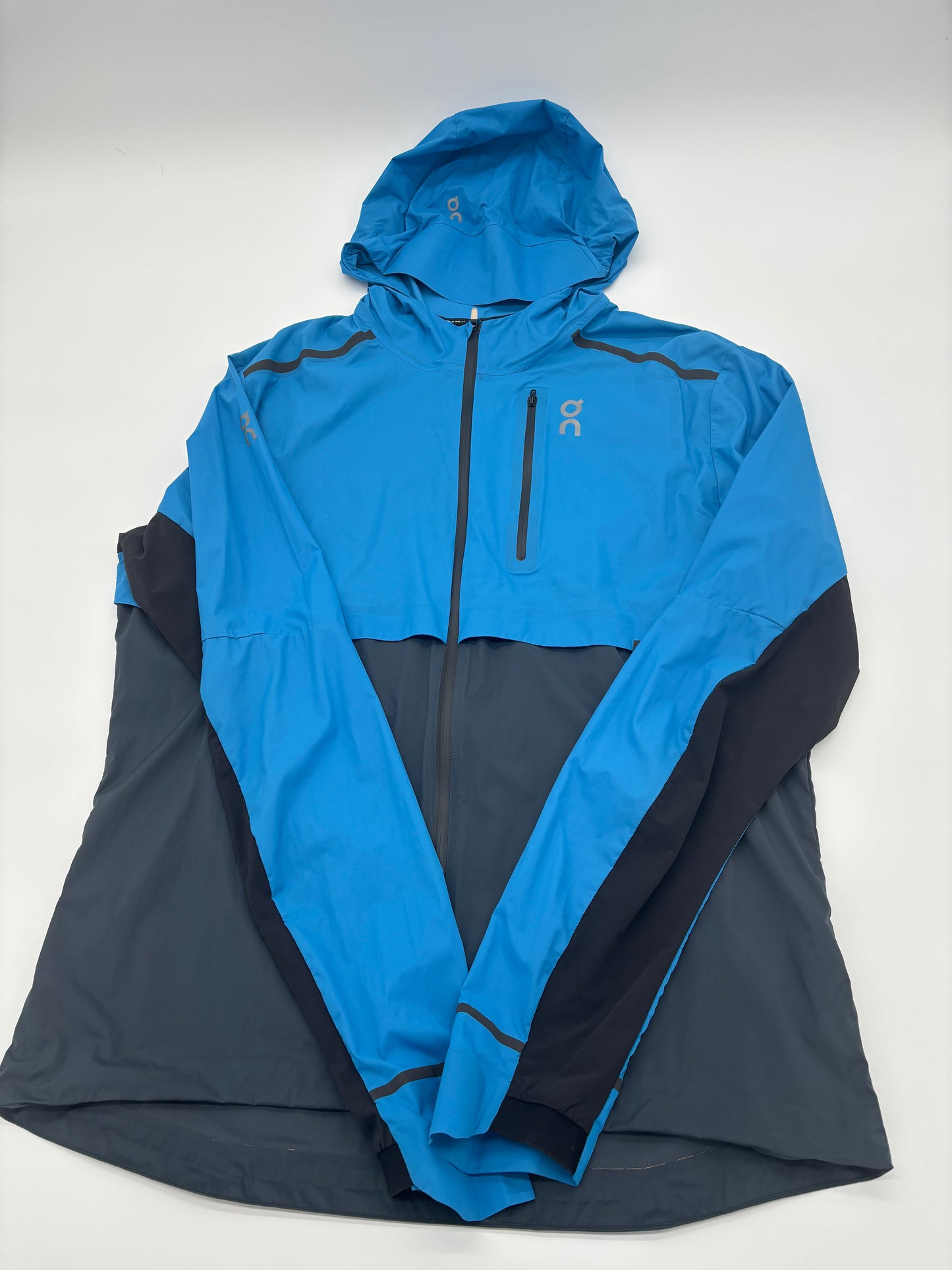 ON RUNNING JACKET