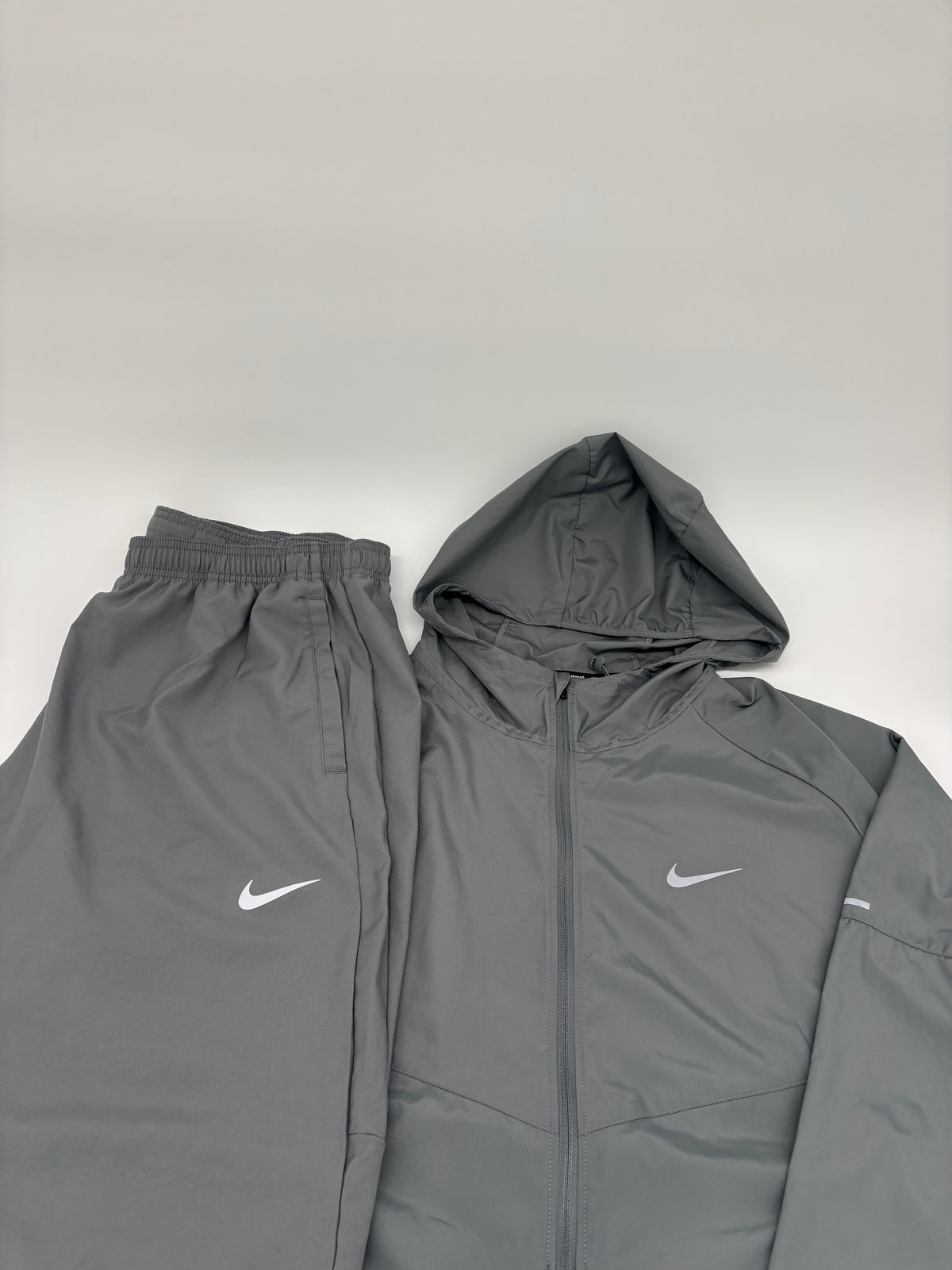 NIKE TRACKSUIT