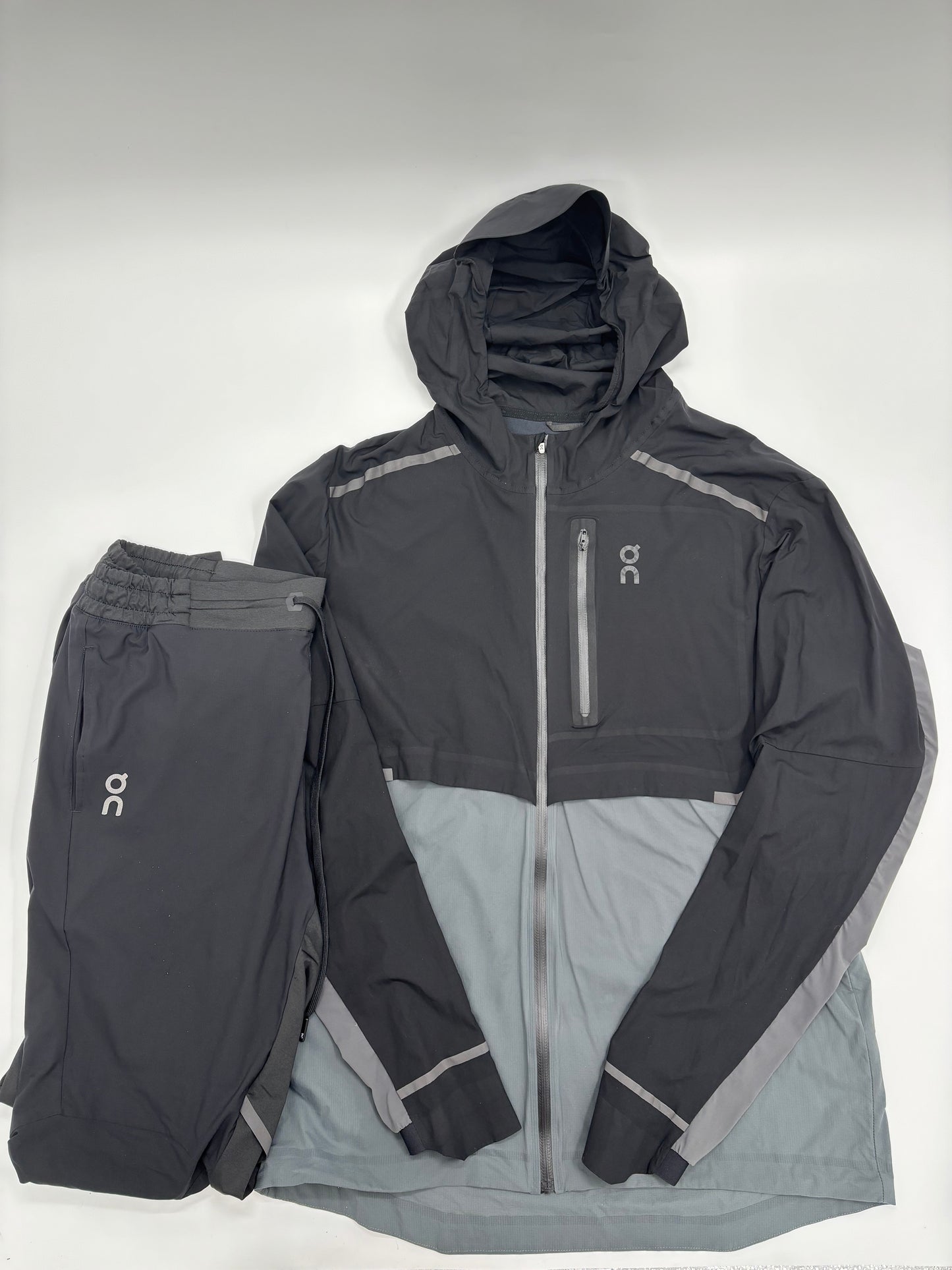 ON RUNNING TRACKSUIT