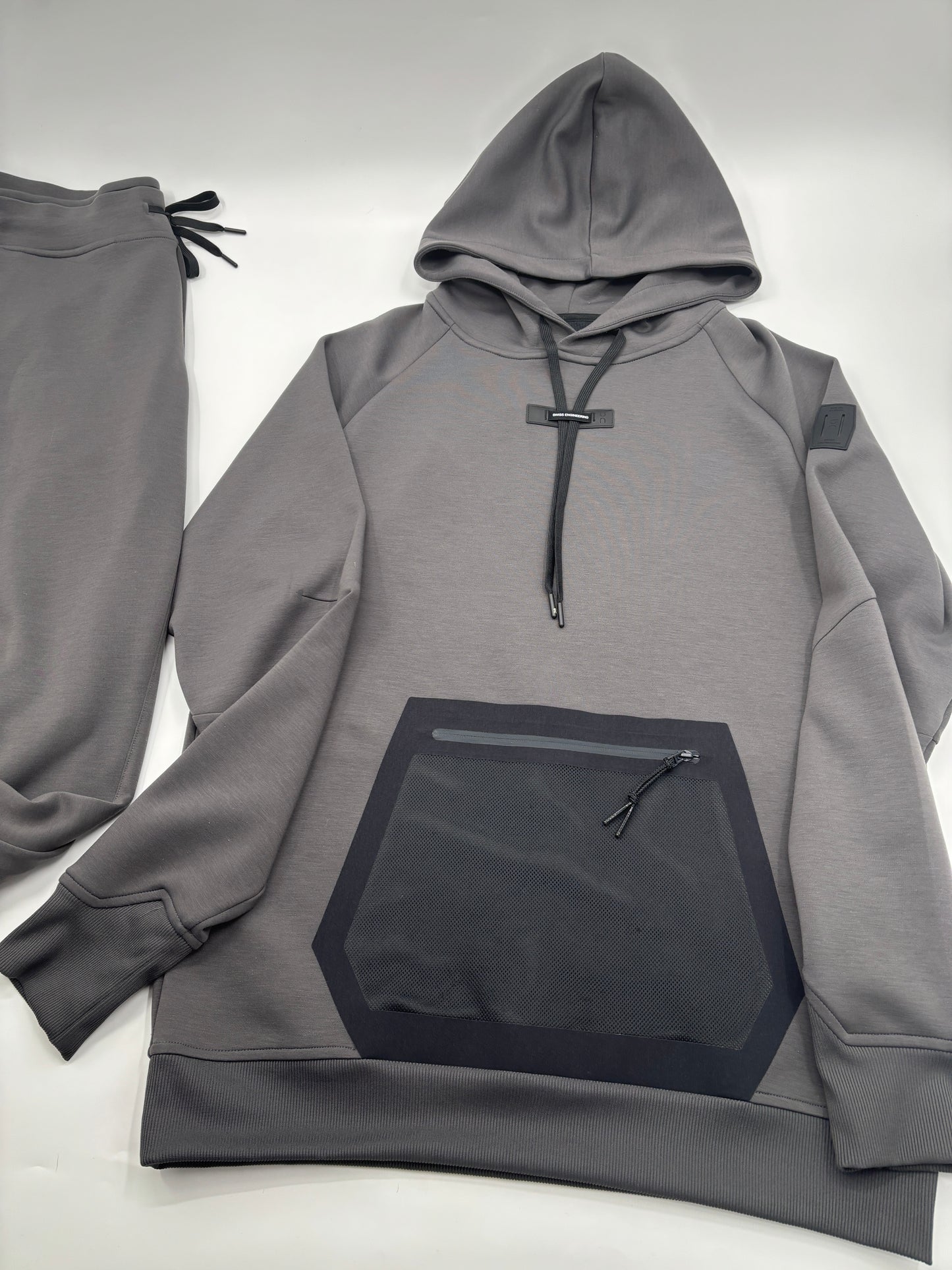 ON RUNNING TRACKSUIT