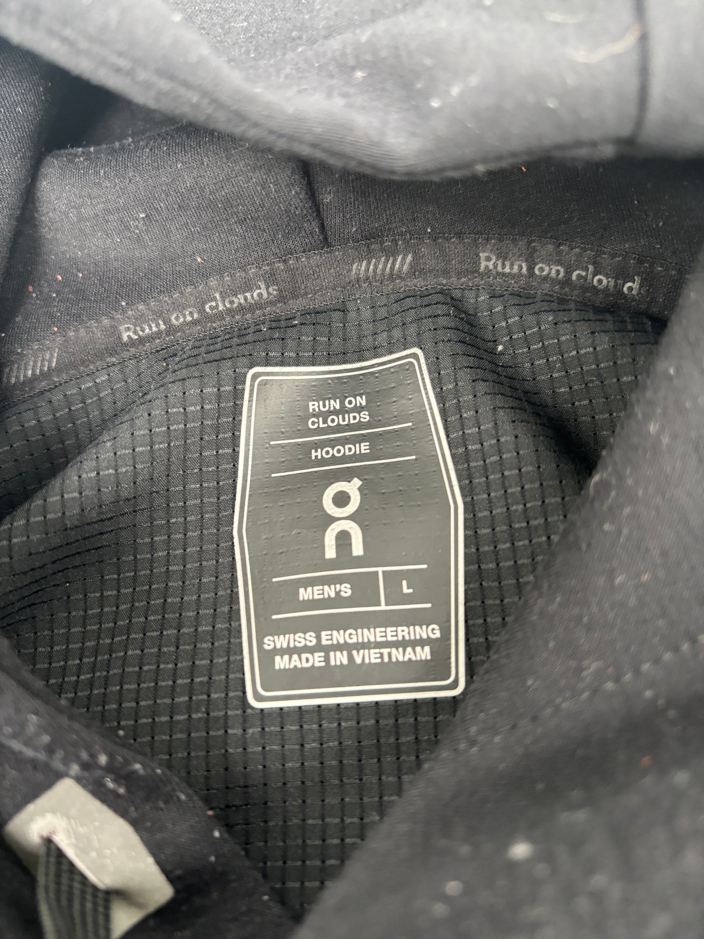 ON RUNNING TRACKSUIT