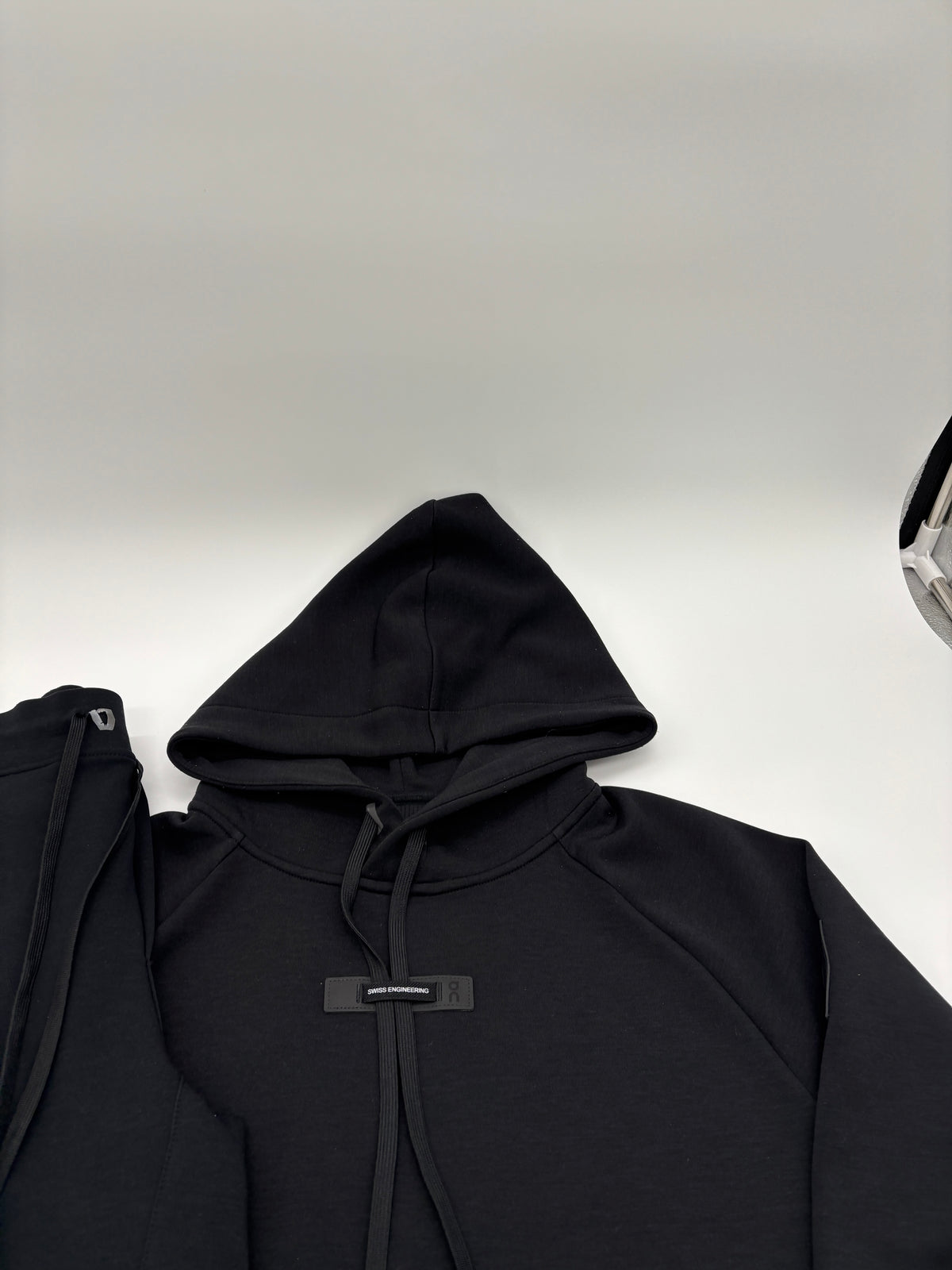 ON RUNNING TRACKSUIT