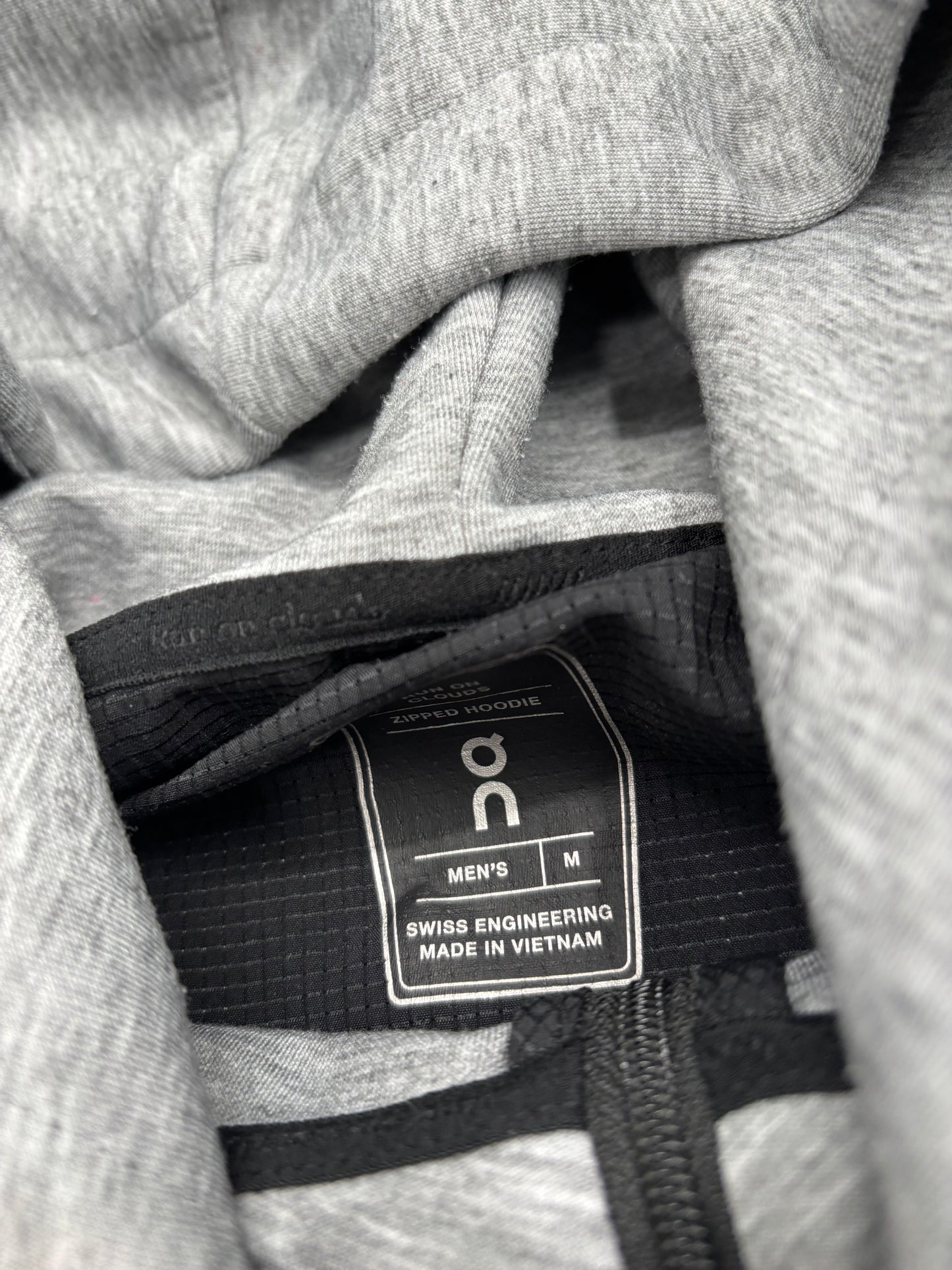 ON RUNNING TRACKSUIT