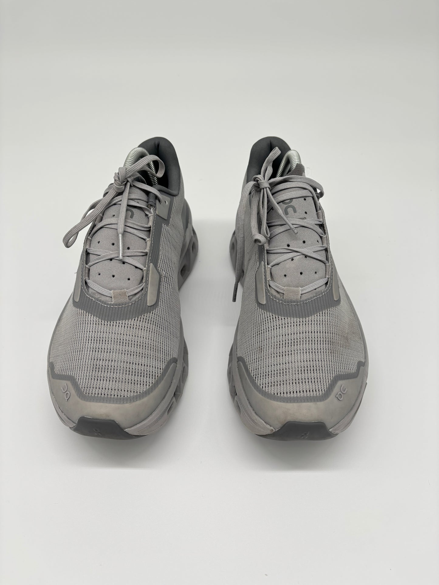 ON RUNNING TRAINERS