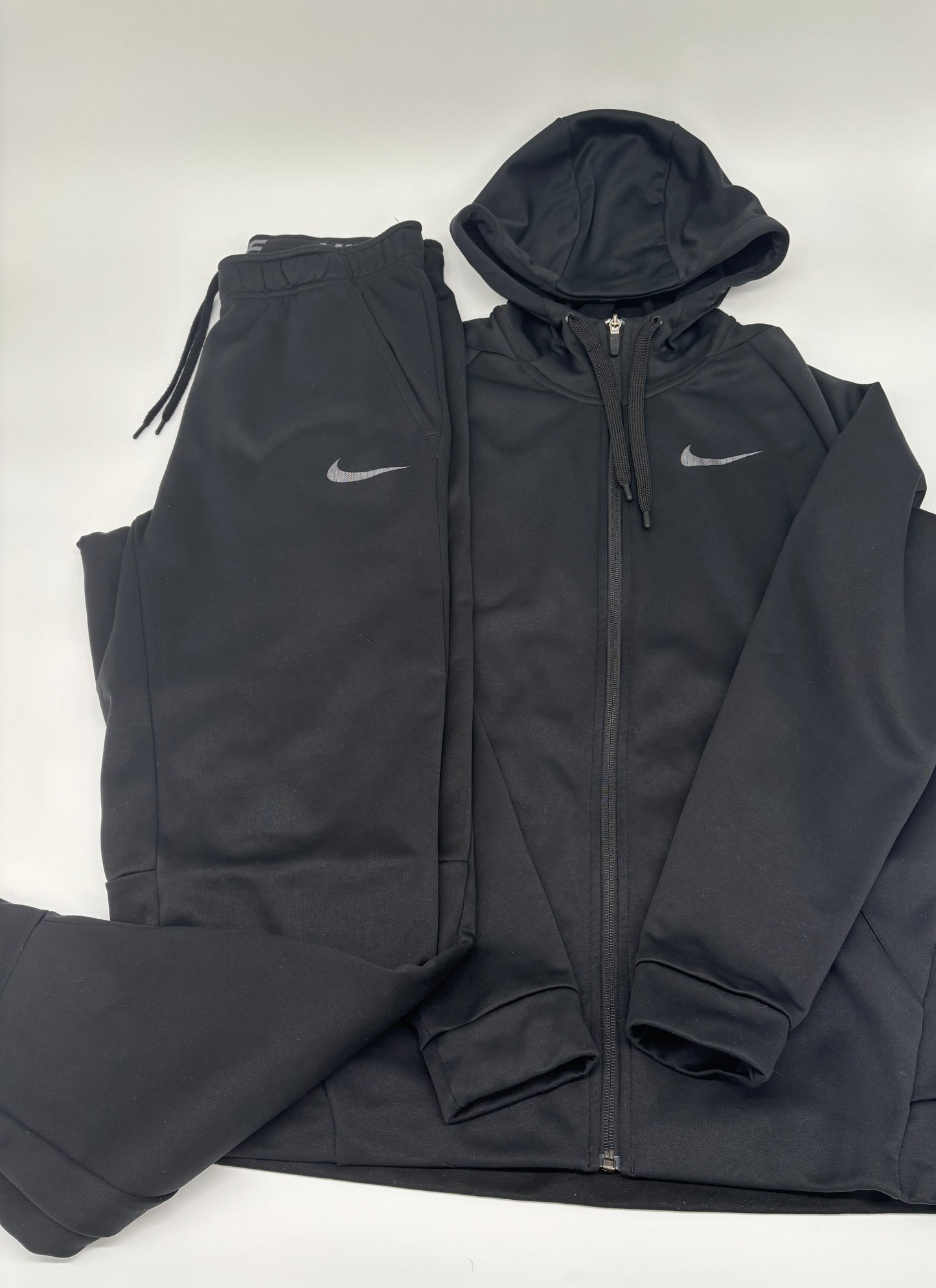 NIKE TRACKSUIT