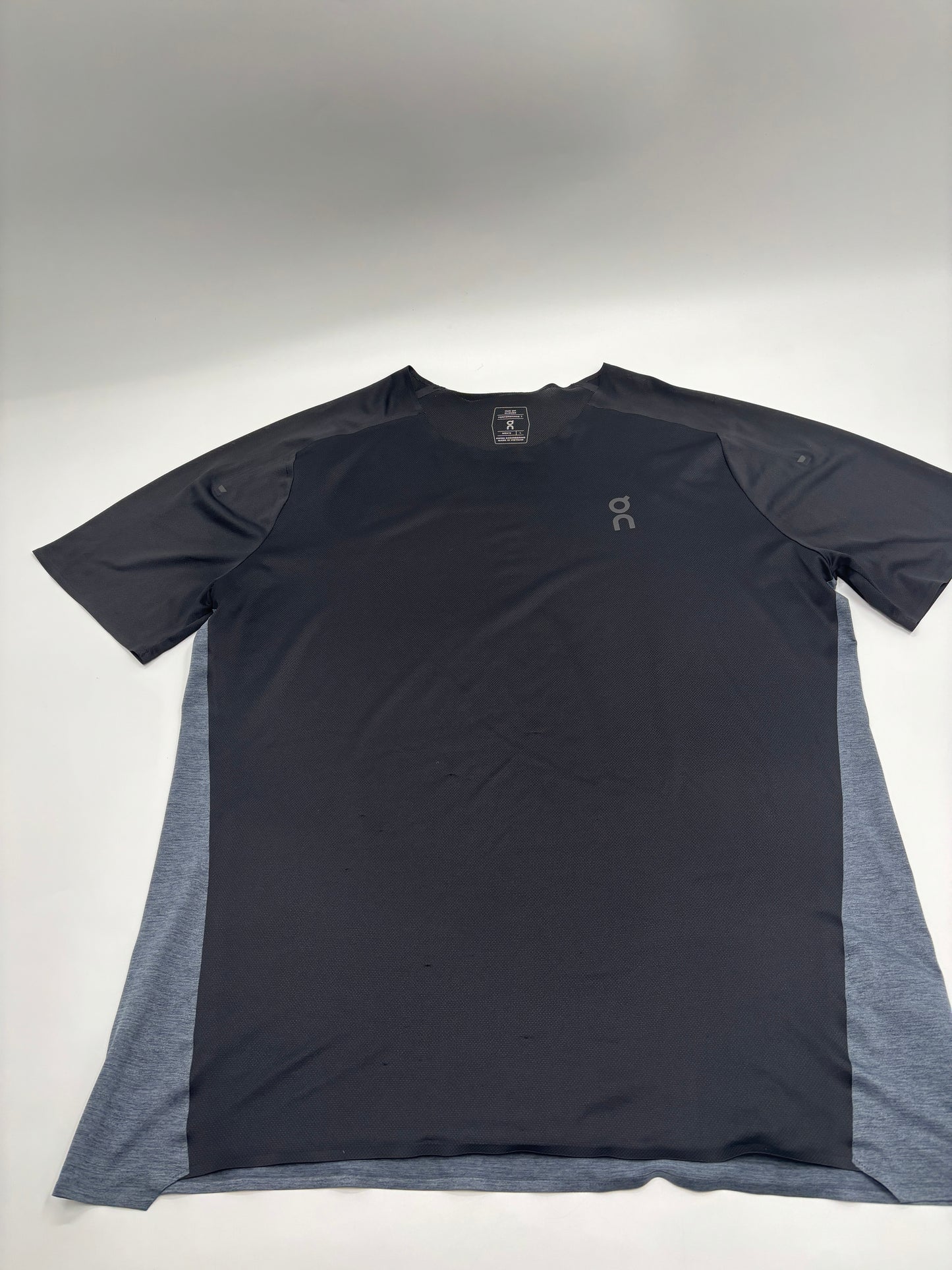 ON RUNNING T-SHIRT