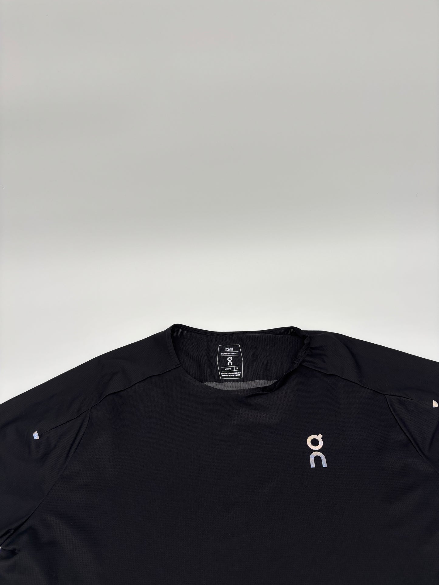 ON RUNNING T-SHIRT