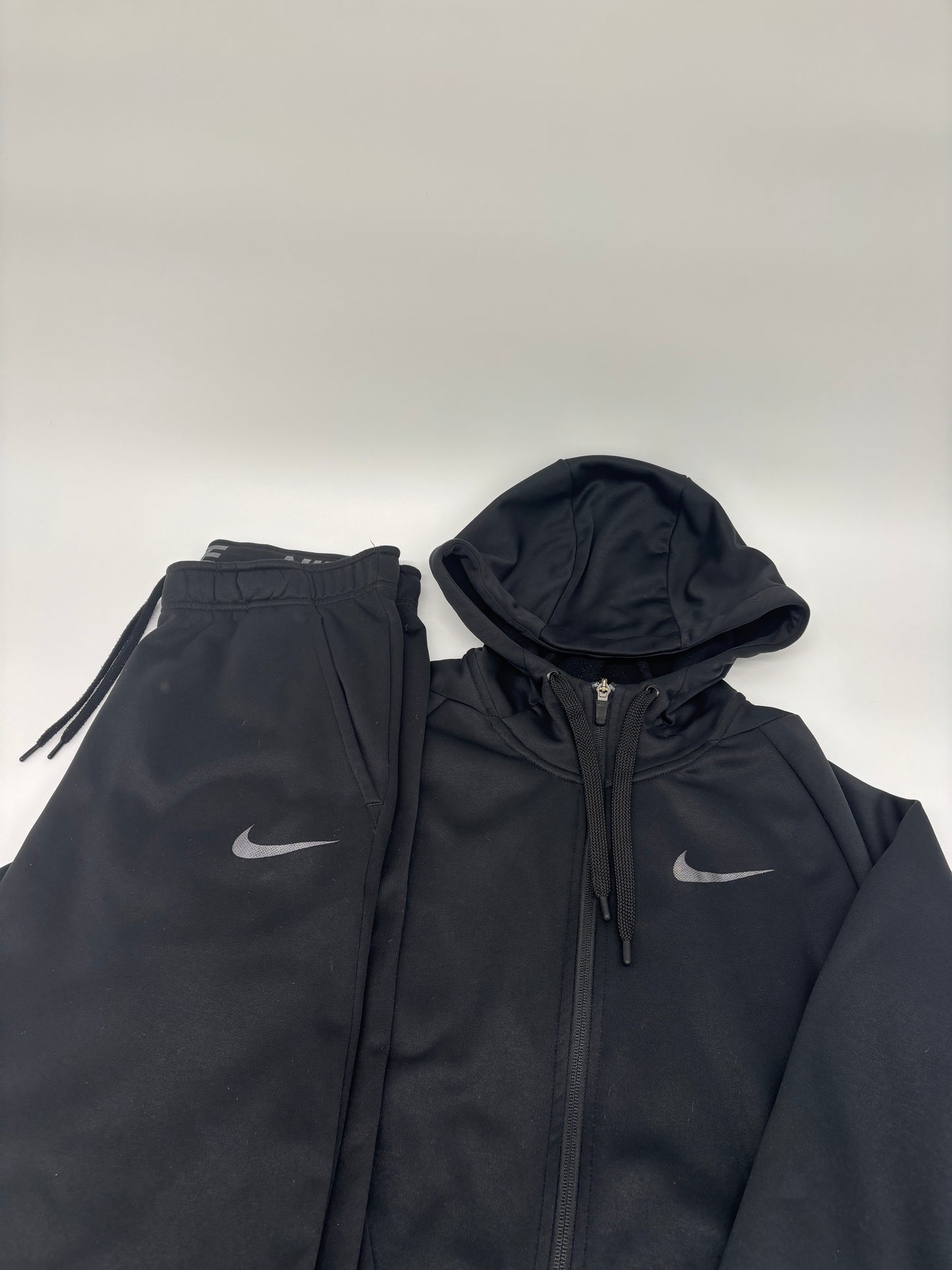 NIKE TRACKSUIT