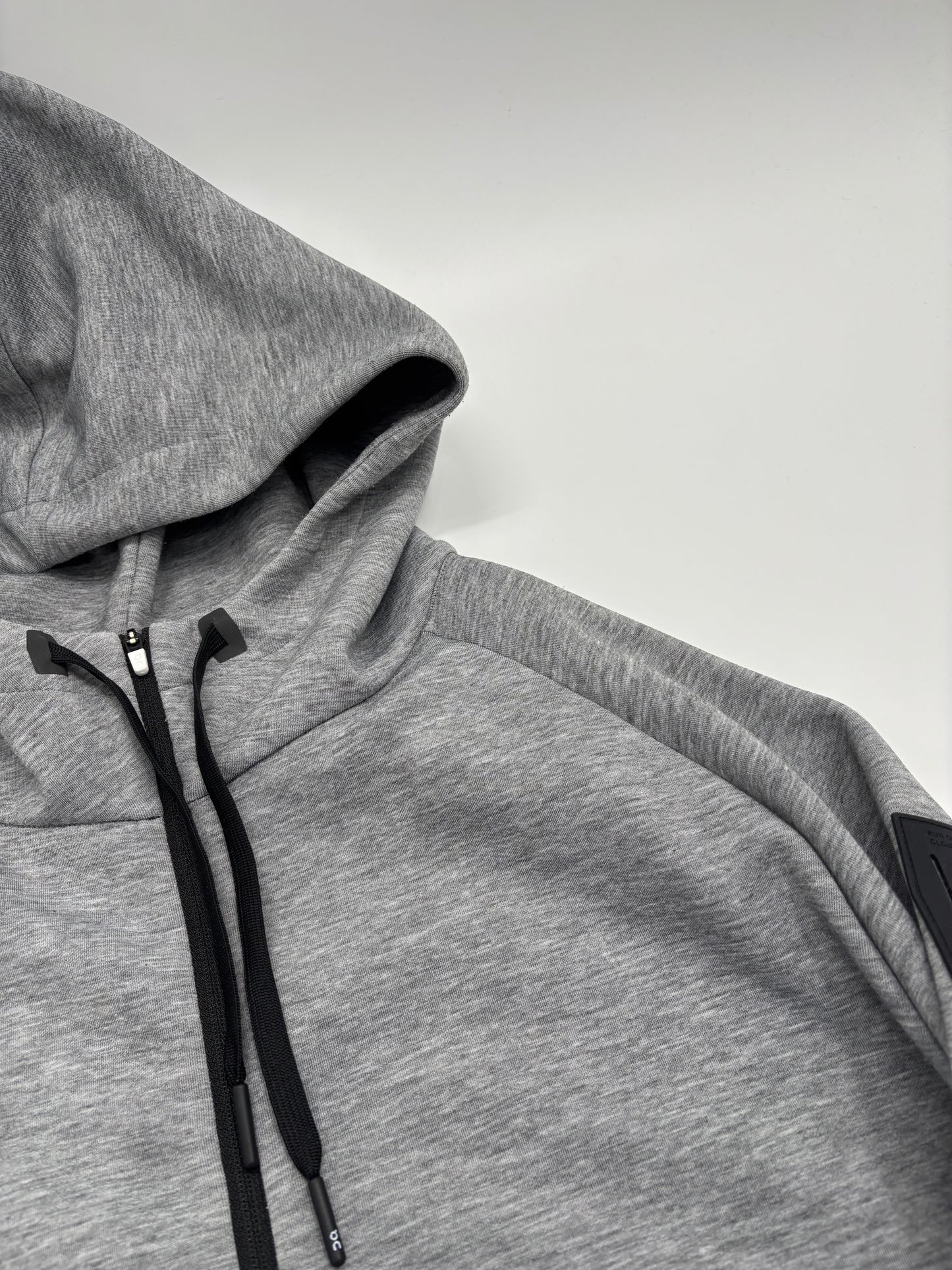 ON RUNNING TRACKSUIT