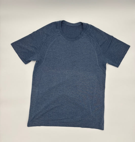 LULULEMON T-SHIRT