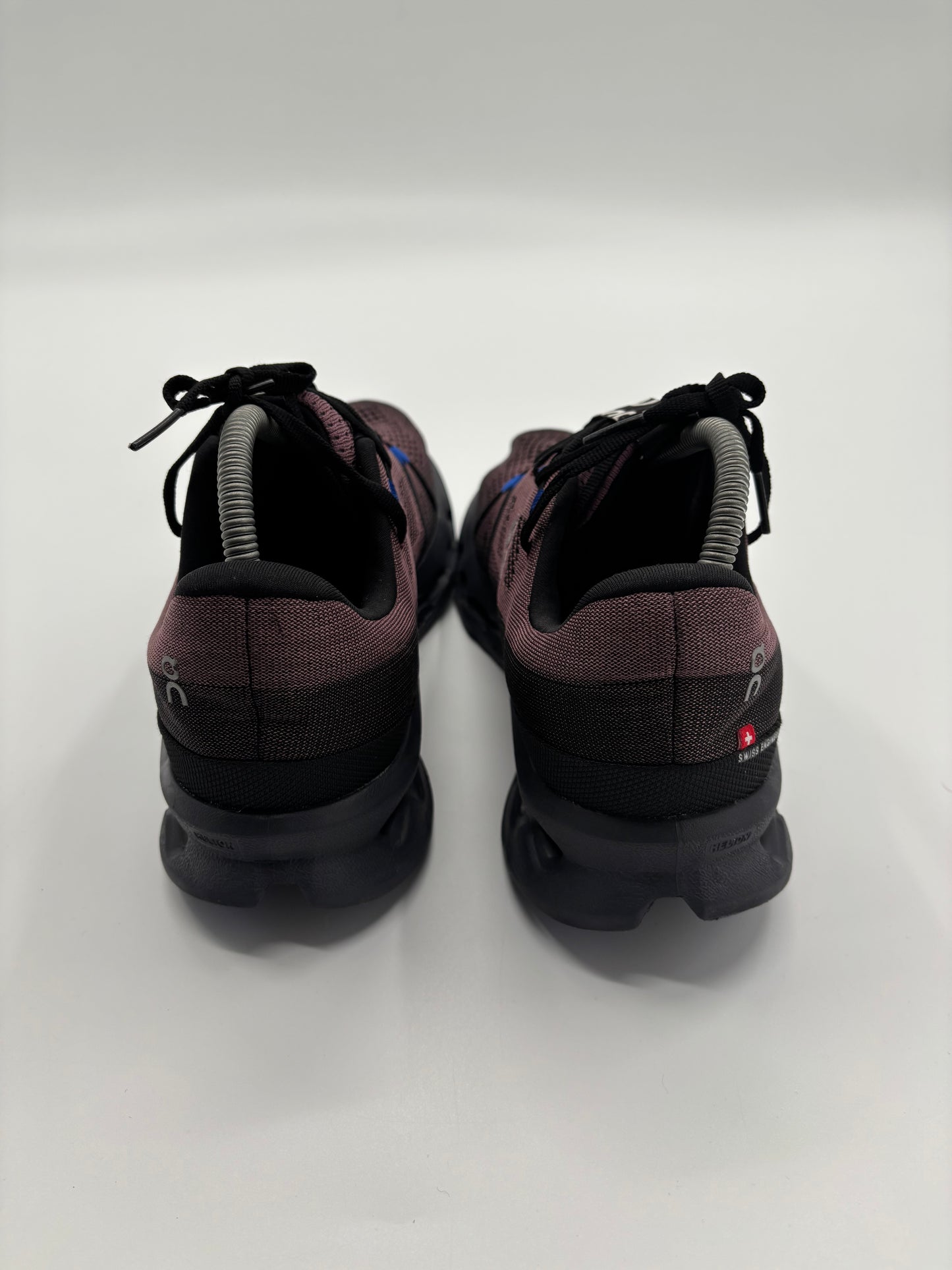 ON RUNNING TRAINERS