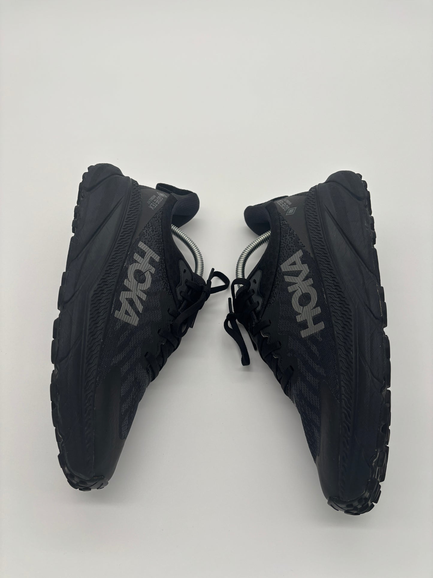HOKA TRAINERS