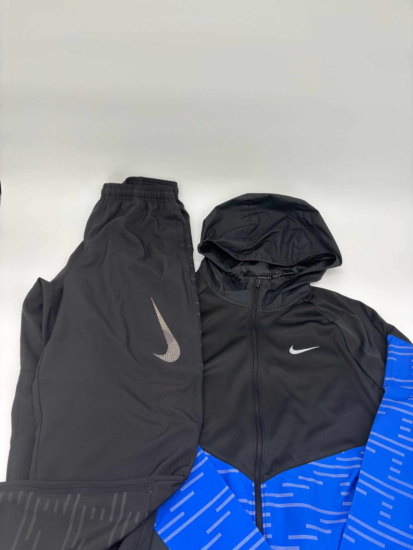 NIKE TRACKSUIT
