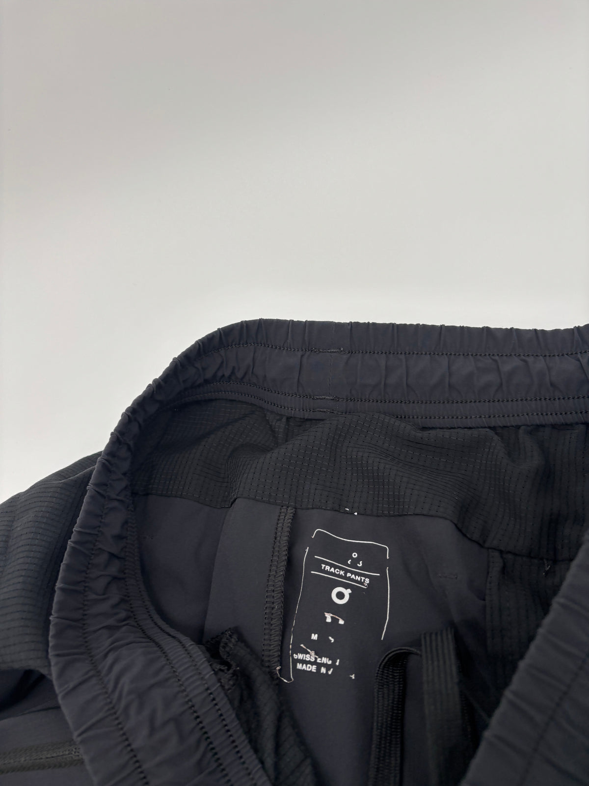 ON RUNNING PANTS