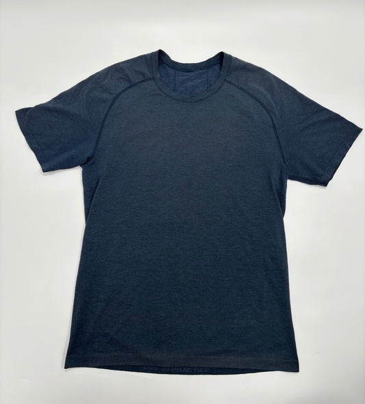 LULULEMON T-SHIRT