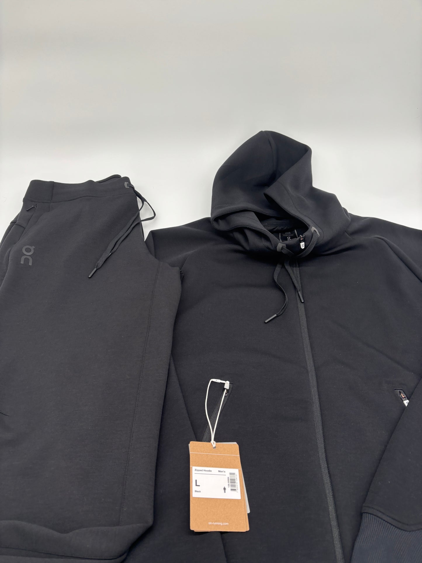 ON RUNNING TRACKSUIT