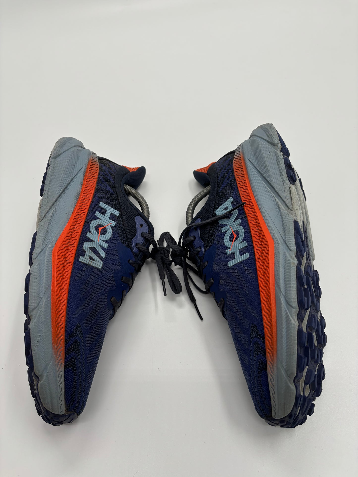 HOKA TRAINERS