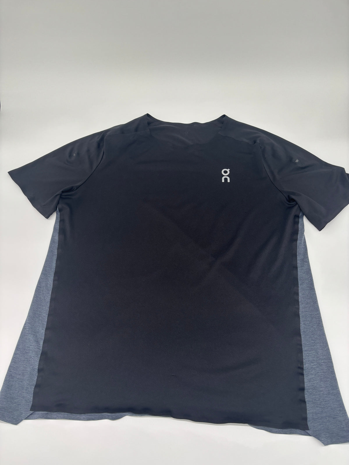 ON RUNNING T-SHIRT