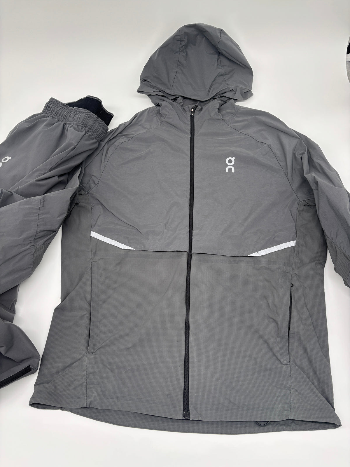 ON RUNNING TRACKSUIT