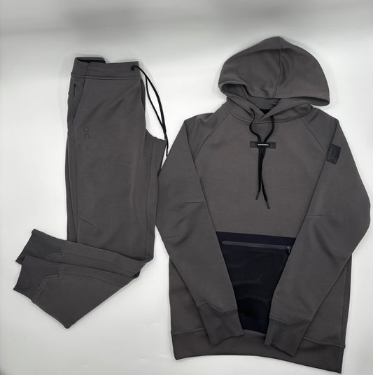 ON RUNNING TRACKSUIT