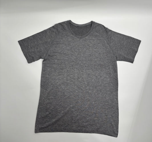 LULULEMON T-SHIRT