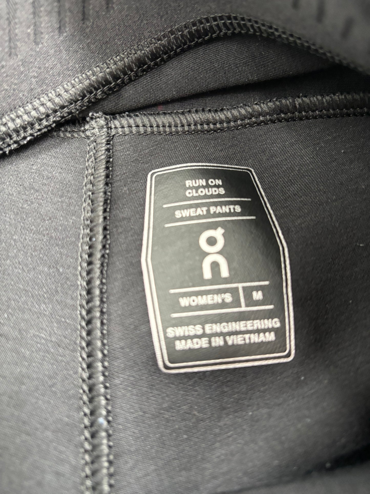 ON RUNNING TRACKSUIT