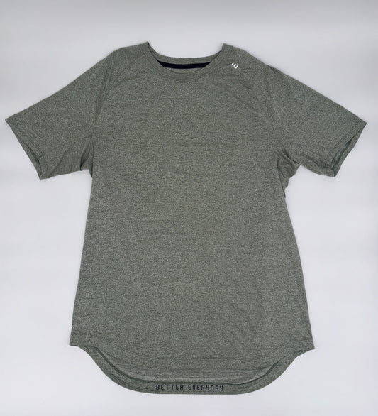 LULULEMON T-SHIRT