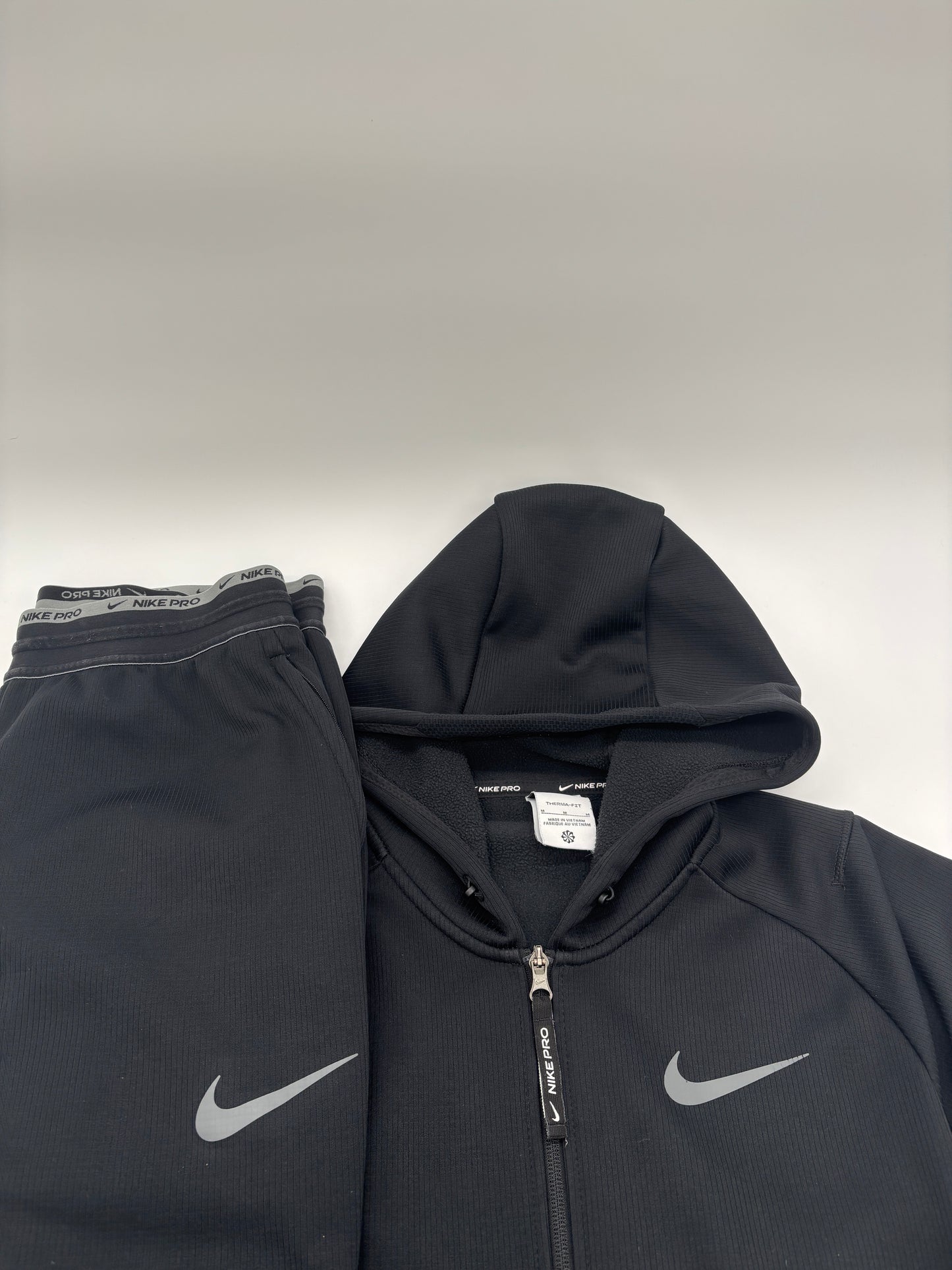 NIKE THERMA TRACKSUIT