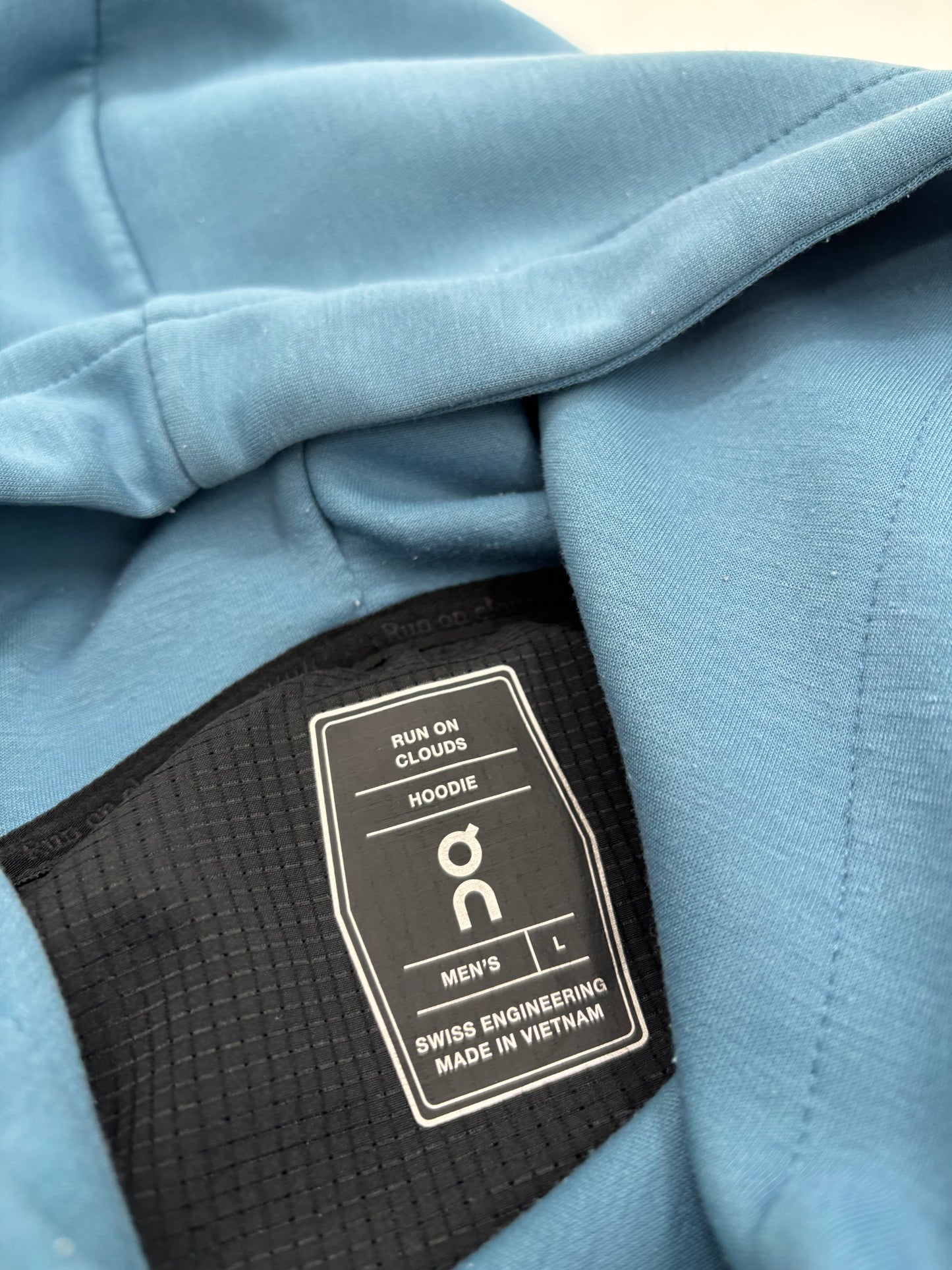 ON RUNNING TRACKSUIT