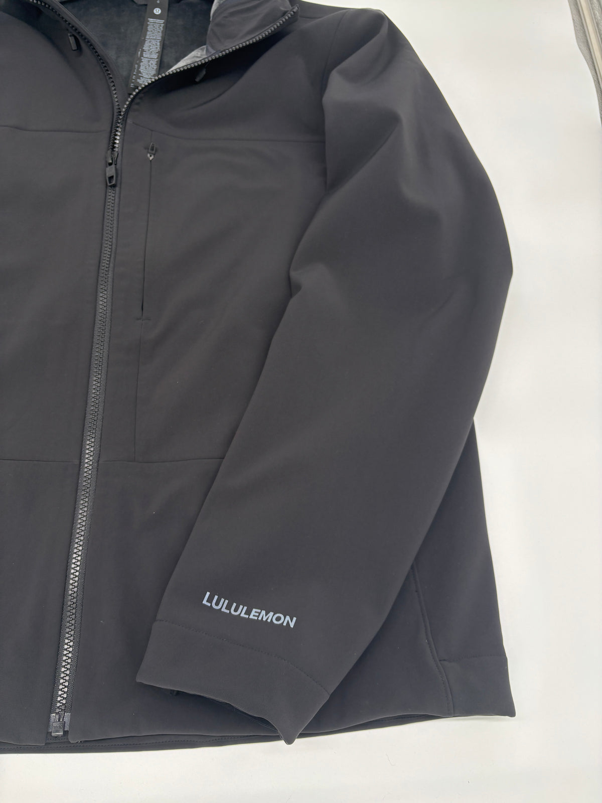 LULULEMON CROSS CHILL CITY JACKET